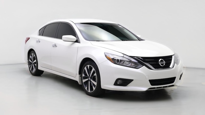 2017 Nissan Altima SR Hero Image