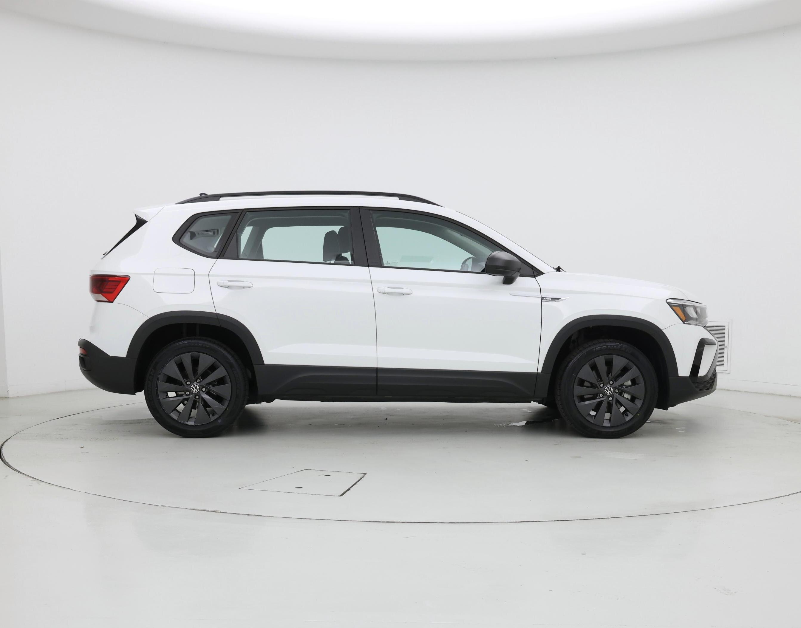 Thumbnail: 2023 Volkswagen Taos - 7