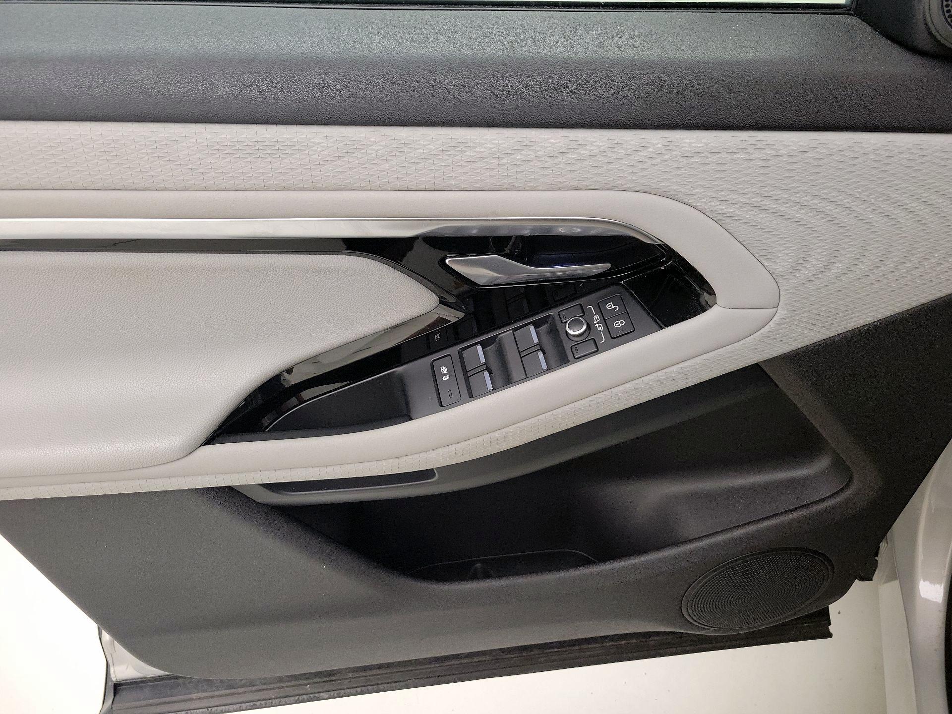 Thumbnail: 2020 Land Rover Range Rover Evoque - 12