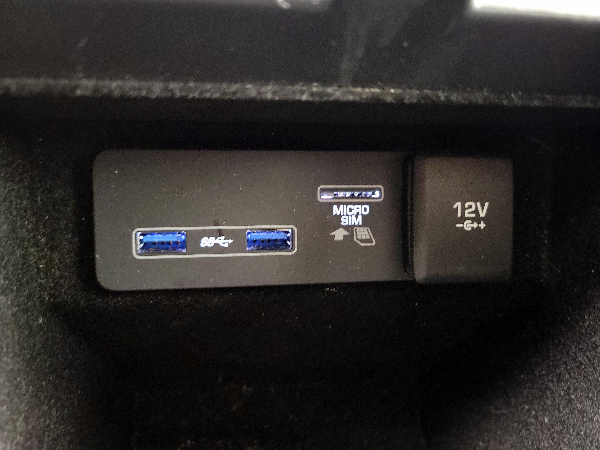 Thumbnail: 2020 Land Rover Range Rover Evoque - 19
