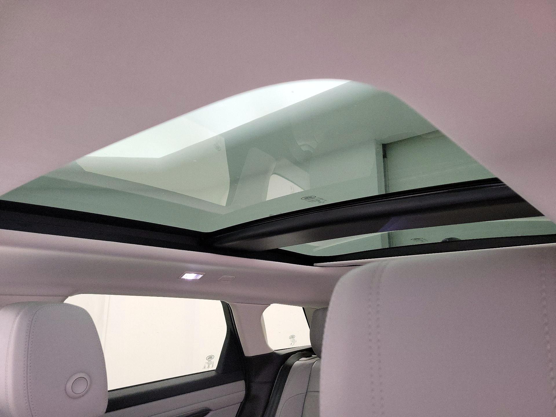 Thumbnail: 2020 Land Rover Range Rover Evoque - 20