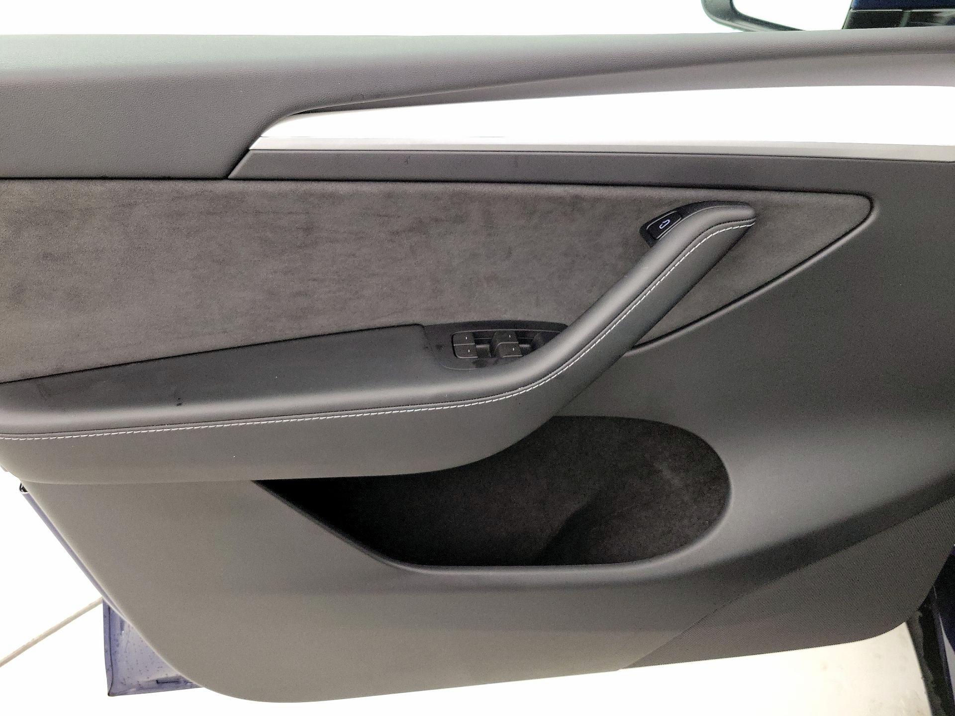 Thumbnail: 2023 Tesla Model Y - 12