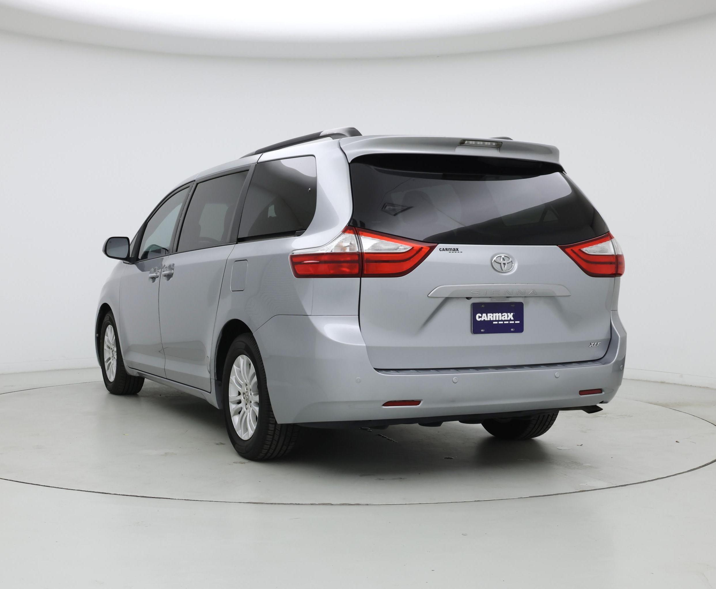 Thumbnail: 2016 Toyota Sienna - 2
