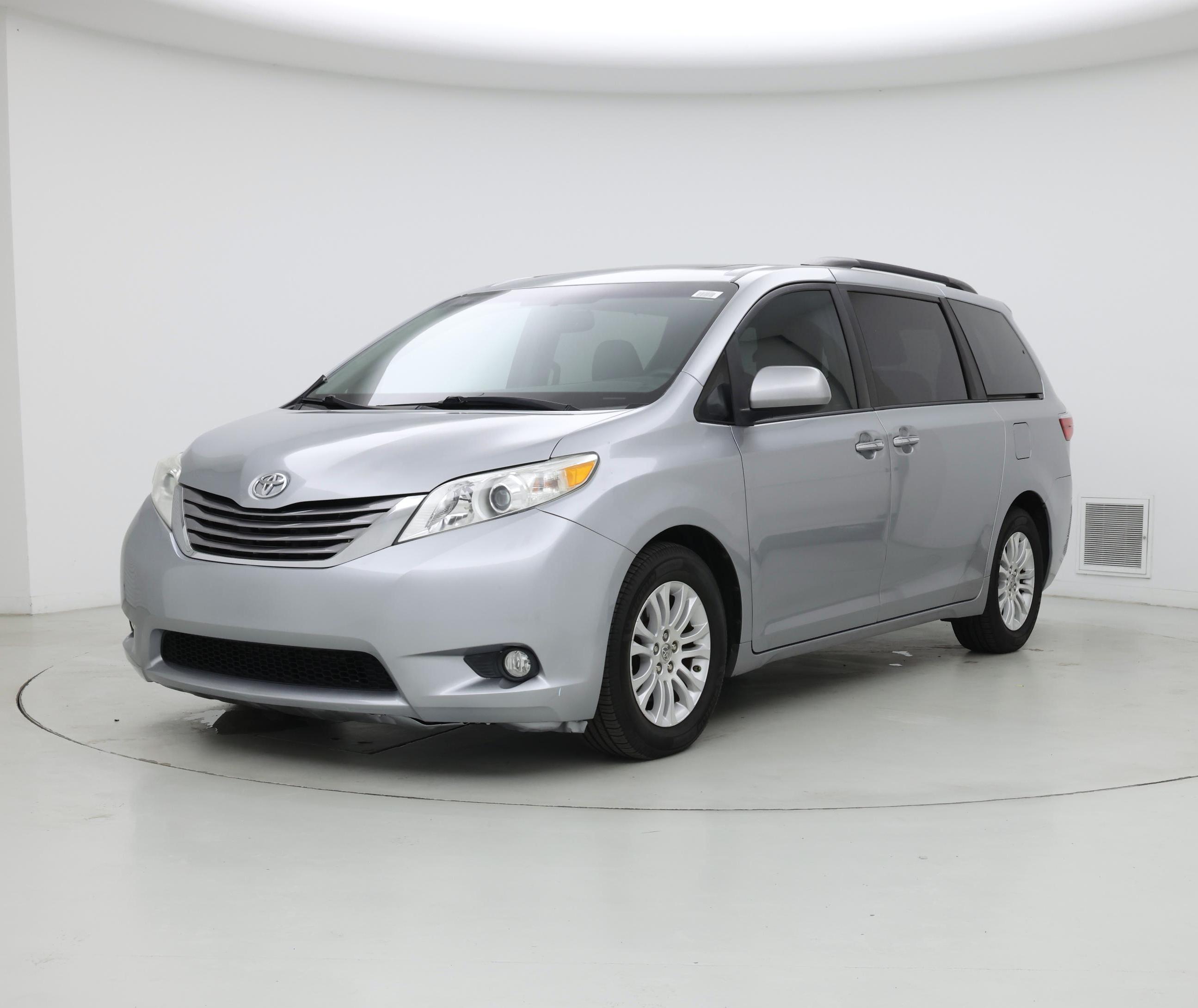 Thumbnail: 2016 Toyota Sienna - 4