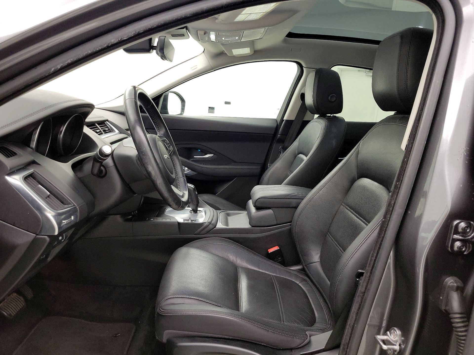 Thumbnail: 2019 Jaguar E-Pace - 11
