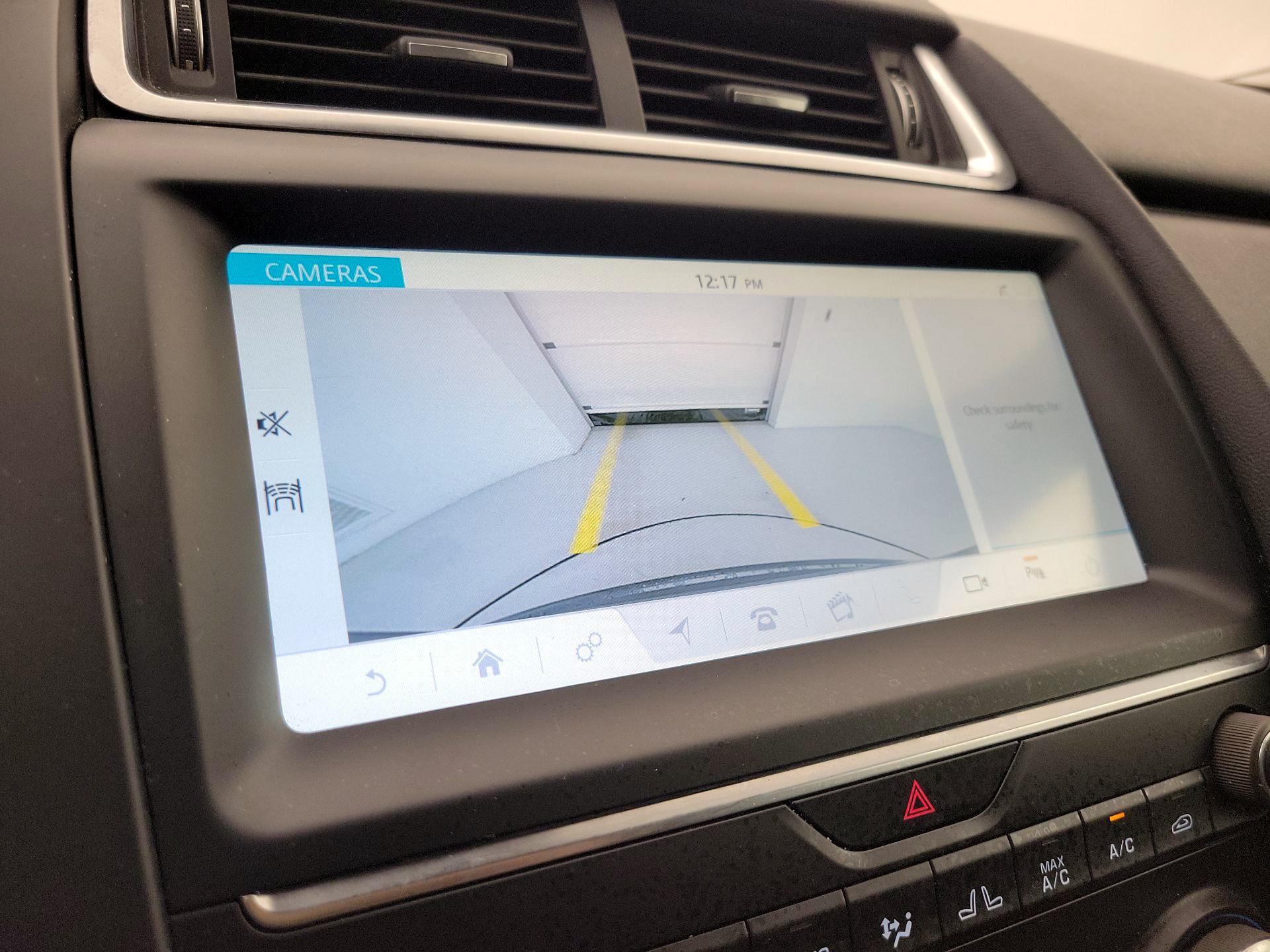 Thumbnail: 2019 Jaguar E-Pace - 15