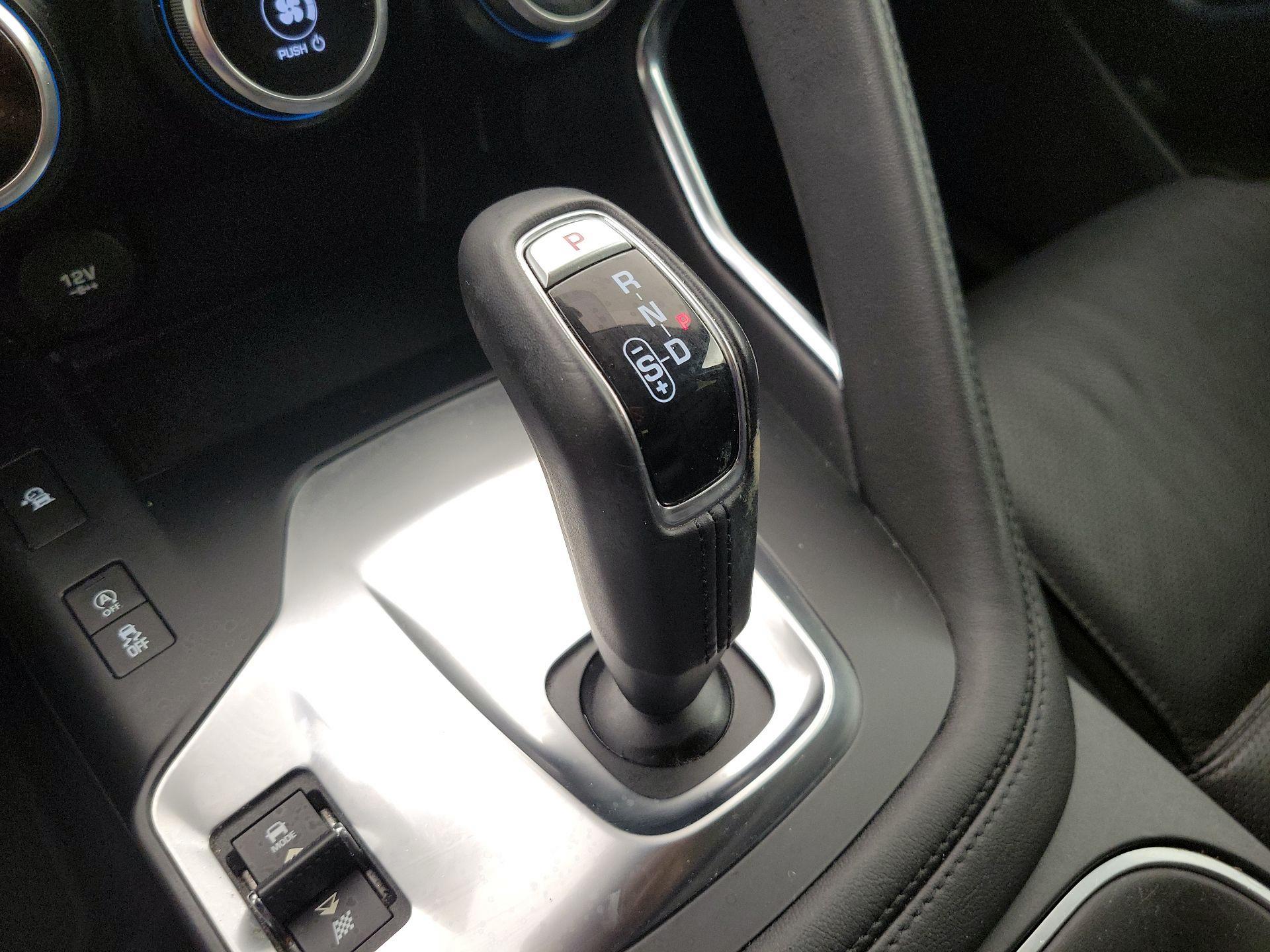 Thumbnail: 2019 Jaguar E-Pace - 18