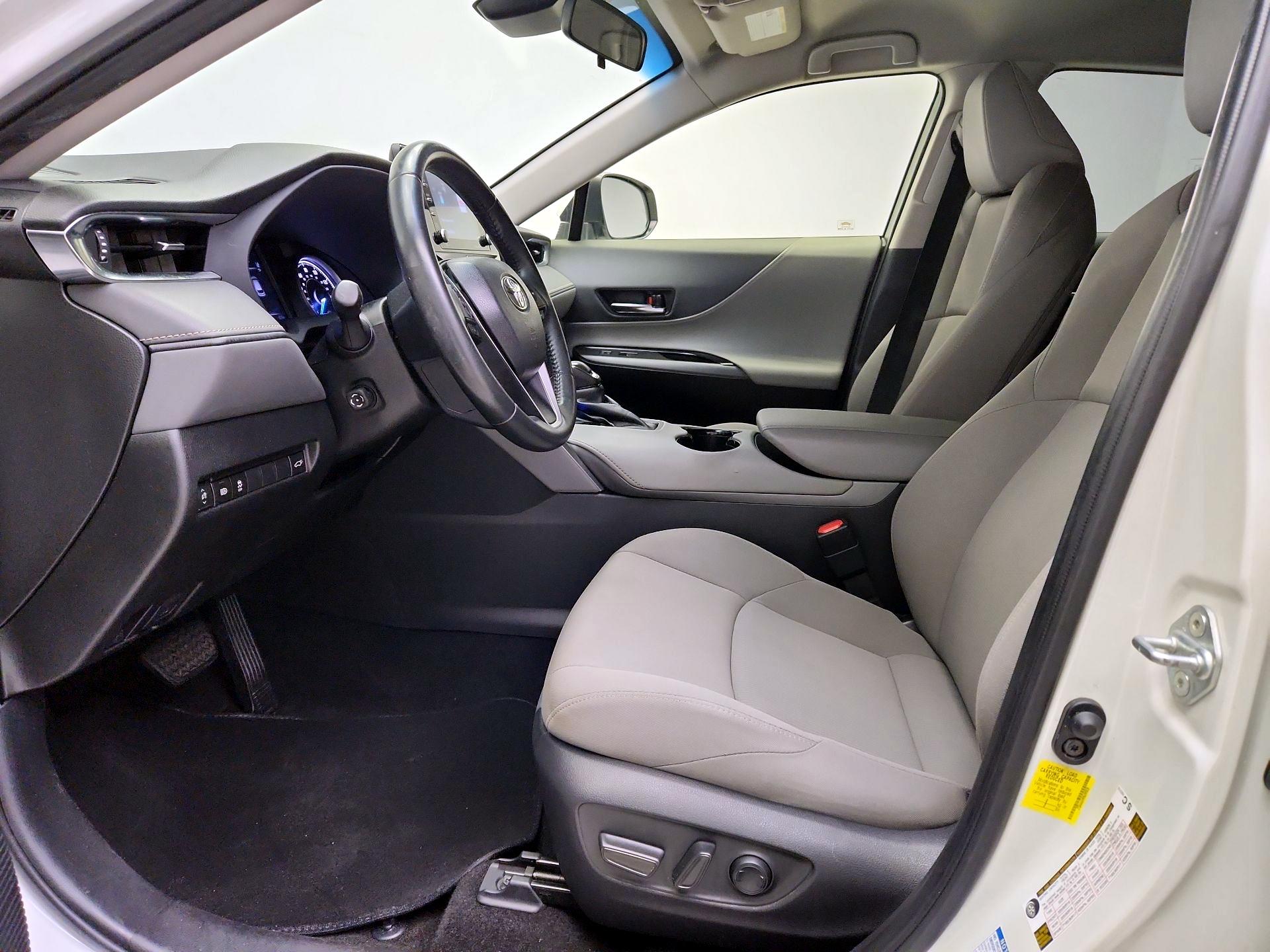 Thumbnail: 2021 Toyota Venza - 11