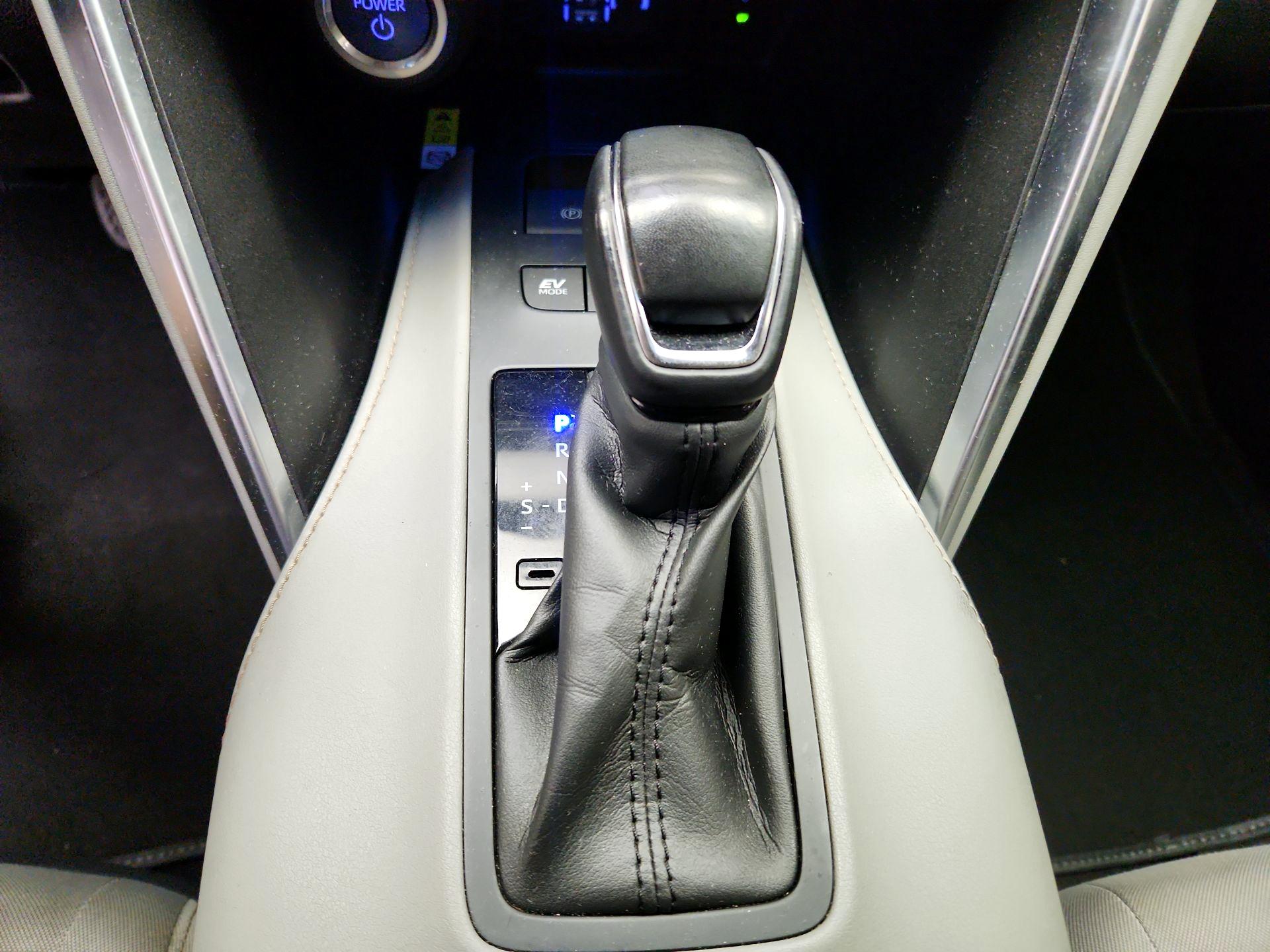 Thumbnail: 2021 Toyota Venza - 17