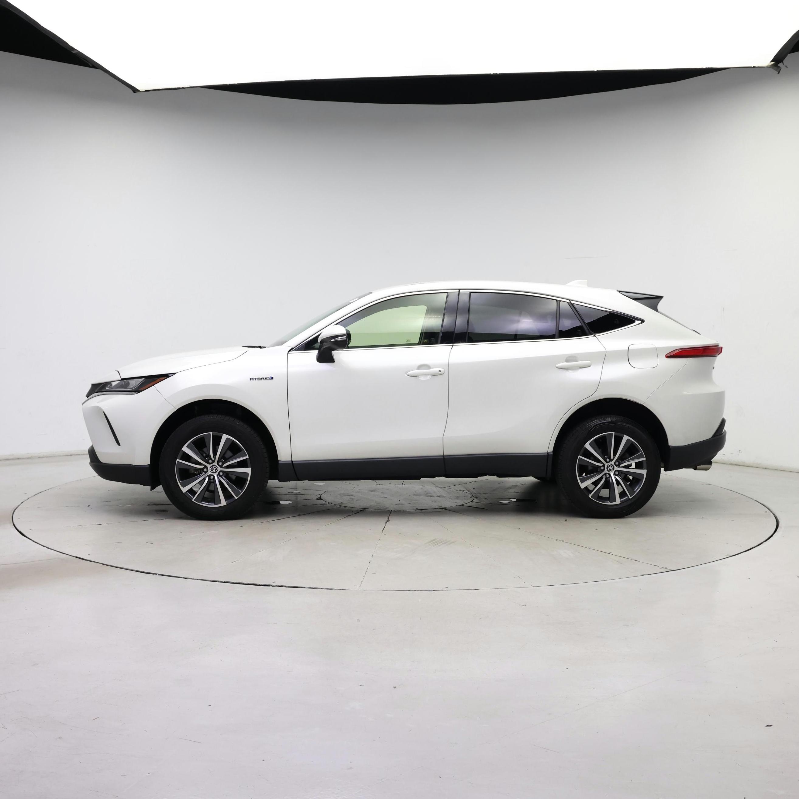 Thumbnail: 2021 Toyota Venza - 3
