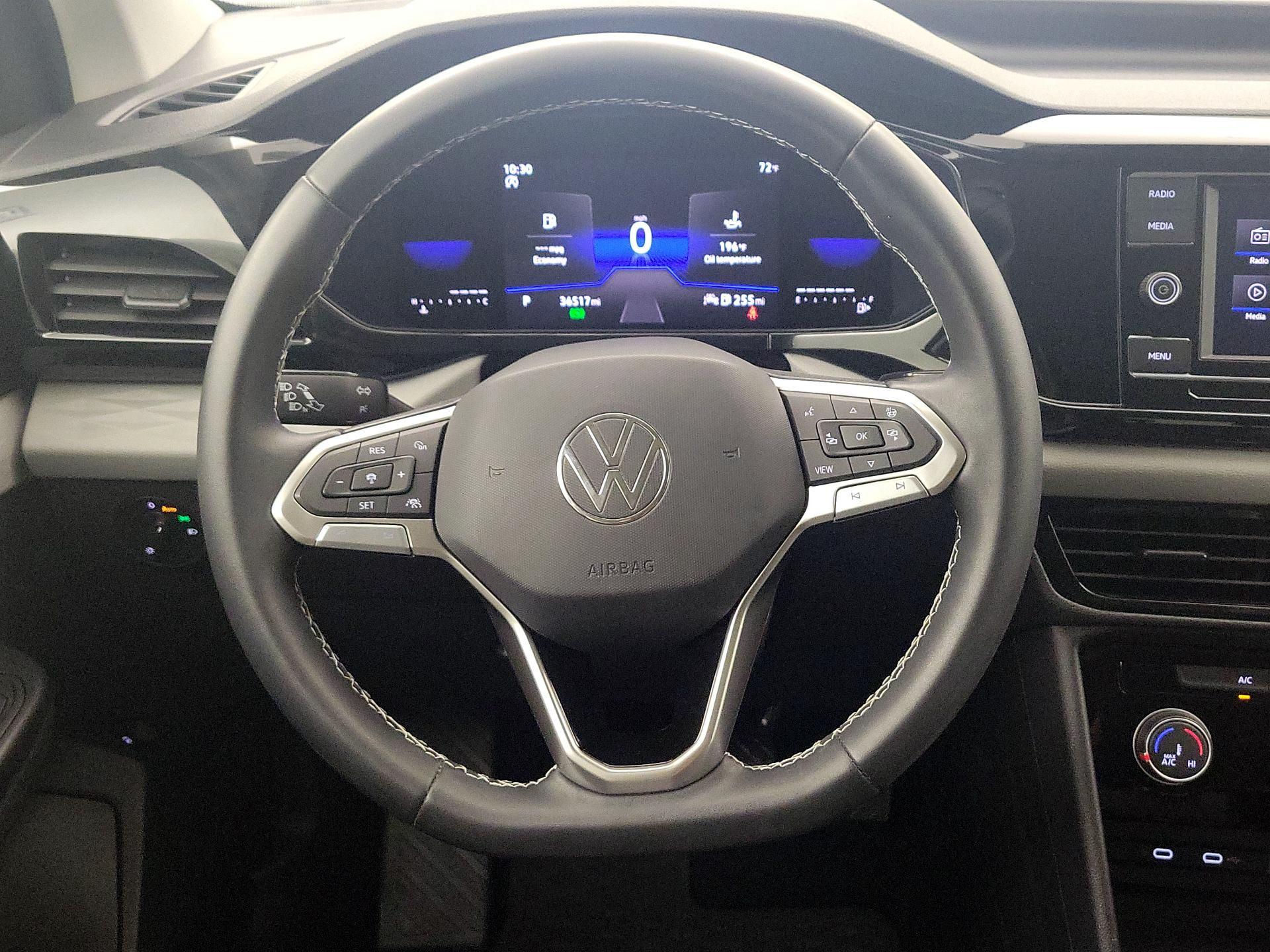 Thumbnail: 2023 Volkswagen Taos - 10