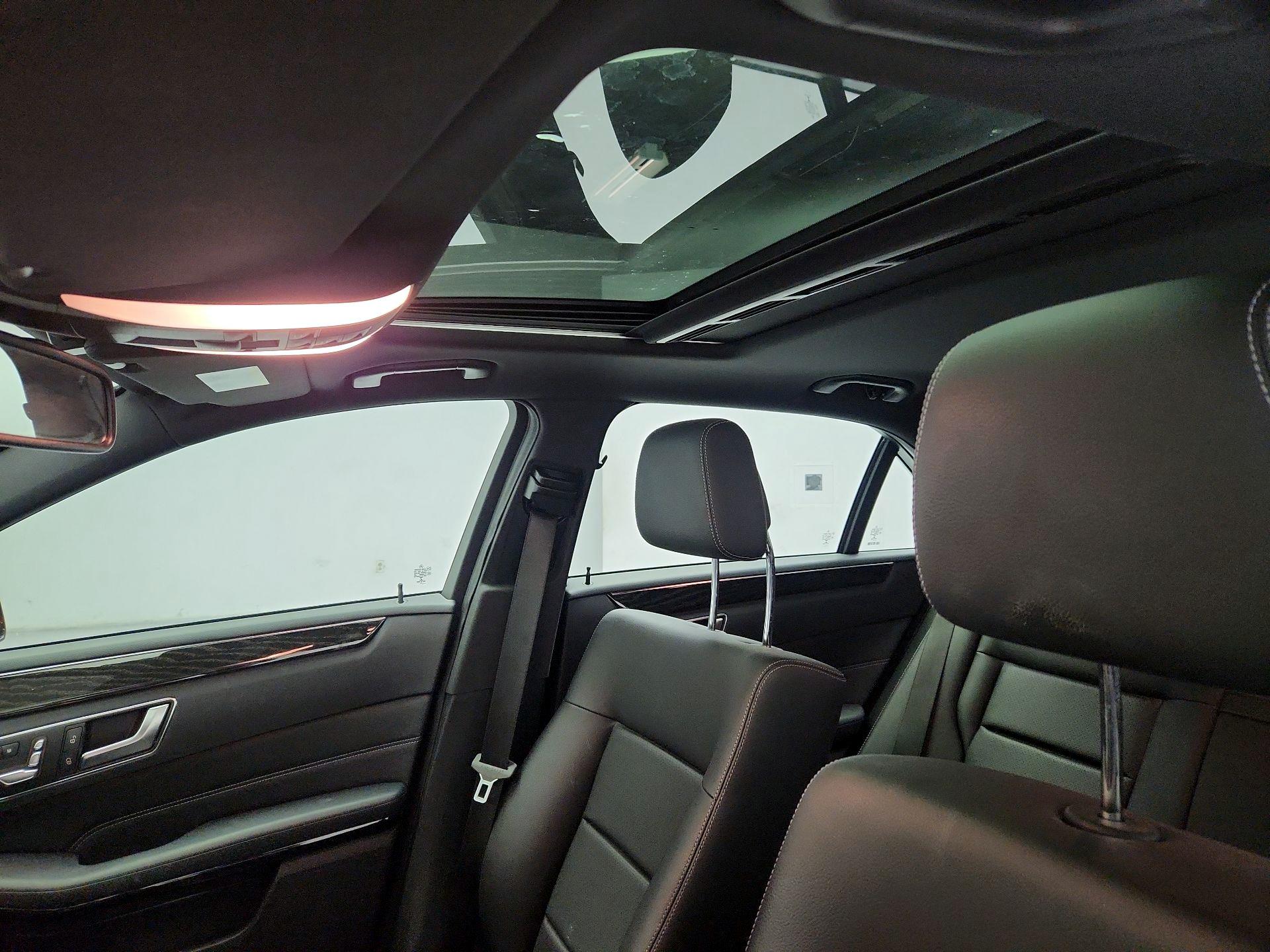 Thumbnail: 2016 Mercedes-Benz E-Class - 20