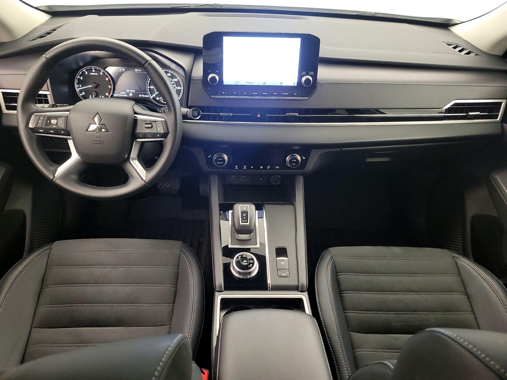 Thumbnail: 2024 Mitsubishi Outlander - 9