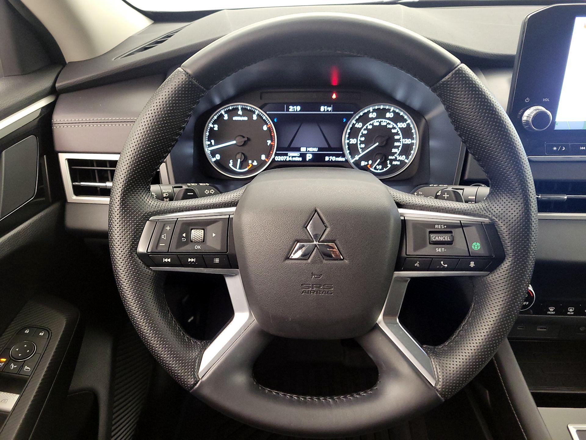Thumbnail: 2024 Mitsubishi Outlander - 10