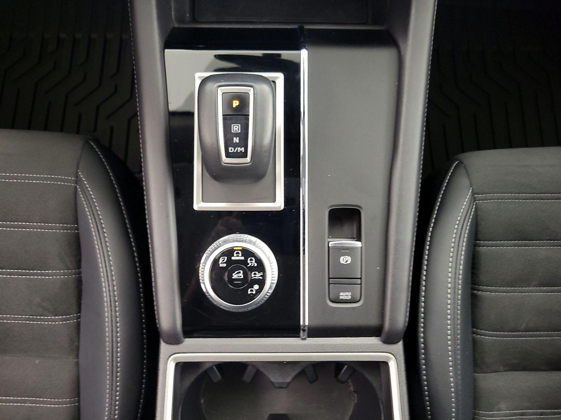 Thumbnail: 2024 Mitsubishi Outlander - 18