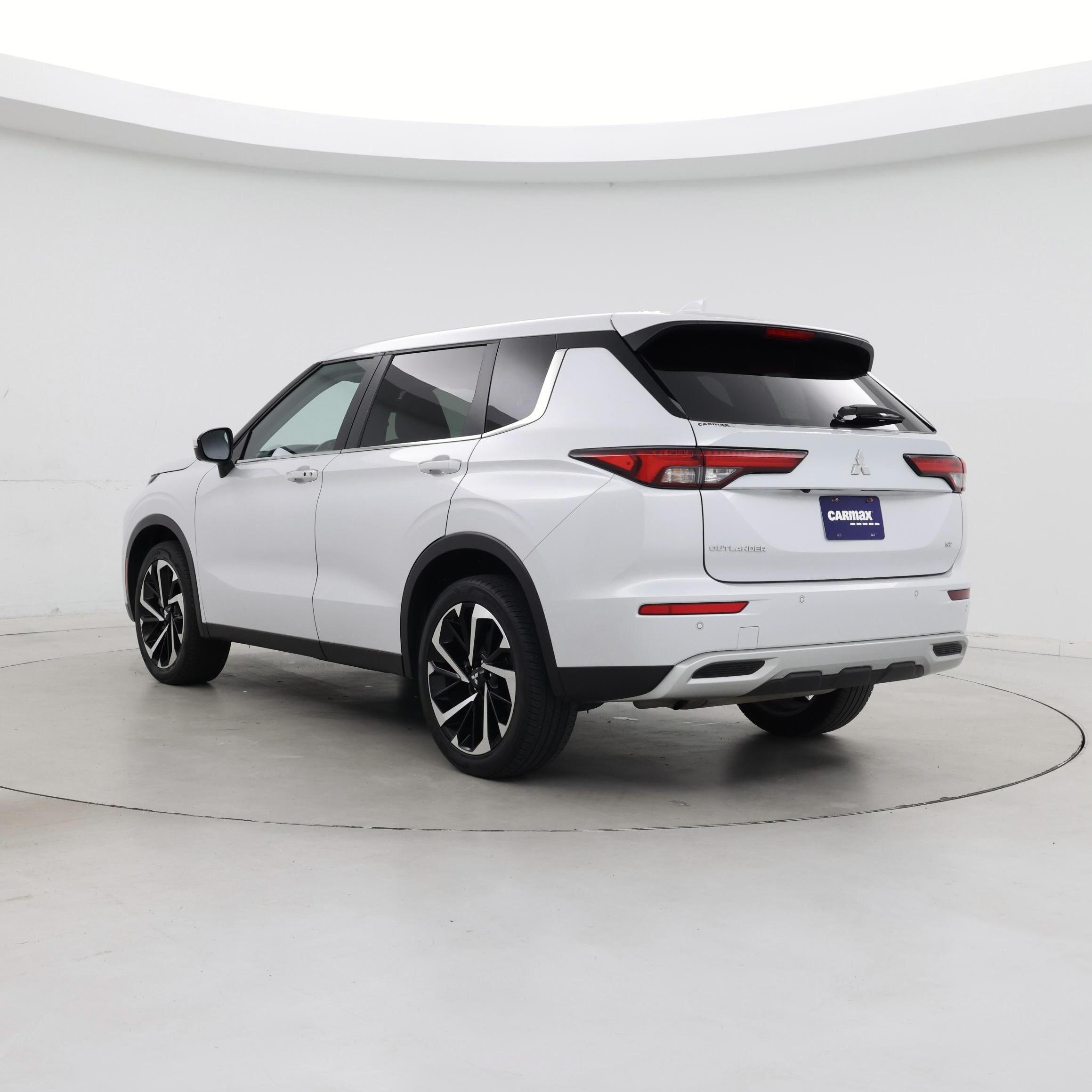 Thumbnail: 2024 Mitsubishi Outlander - 2