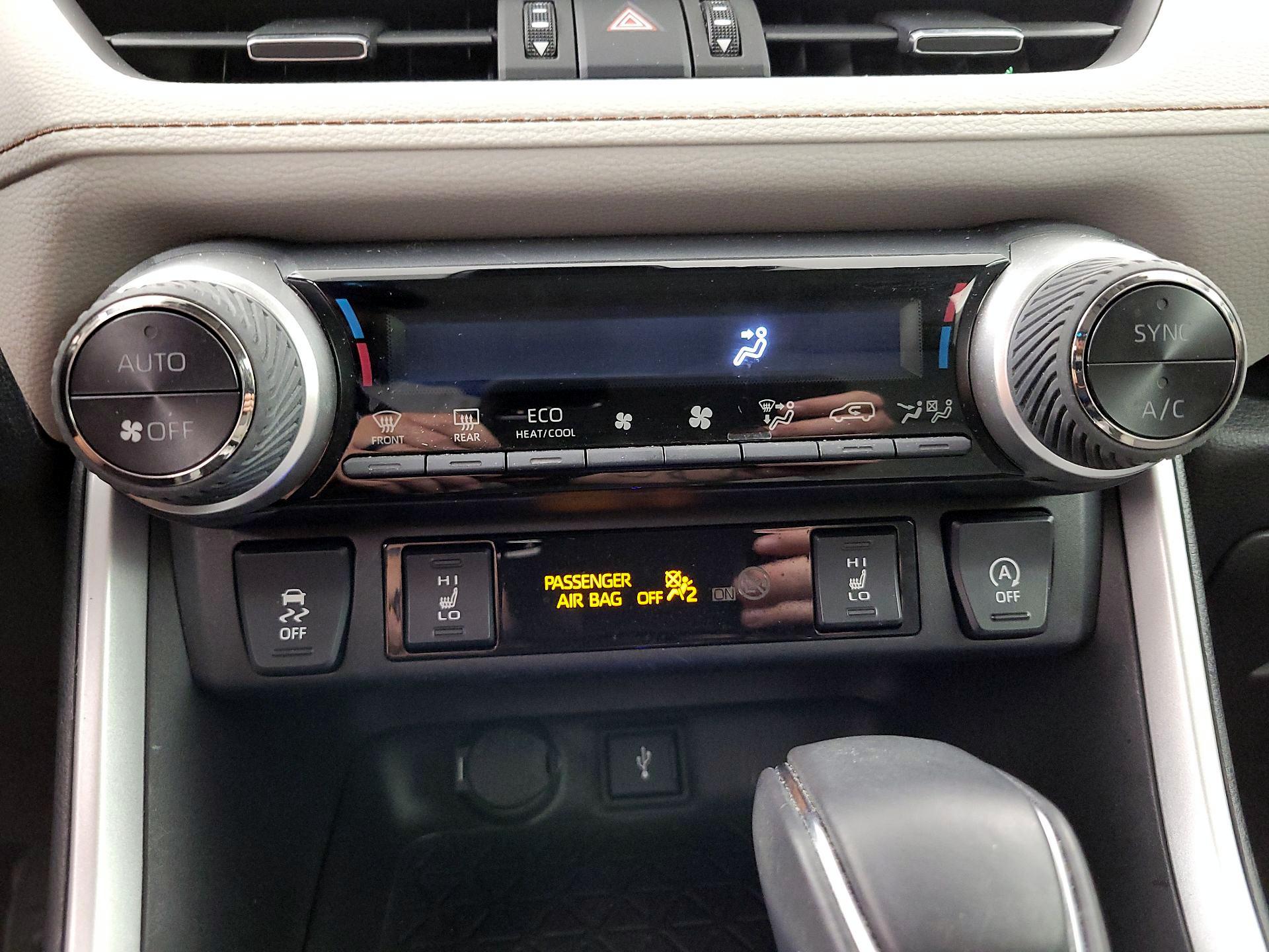 Thumbnail: 2021 Toyota RAV4 - 16