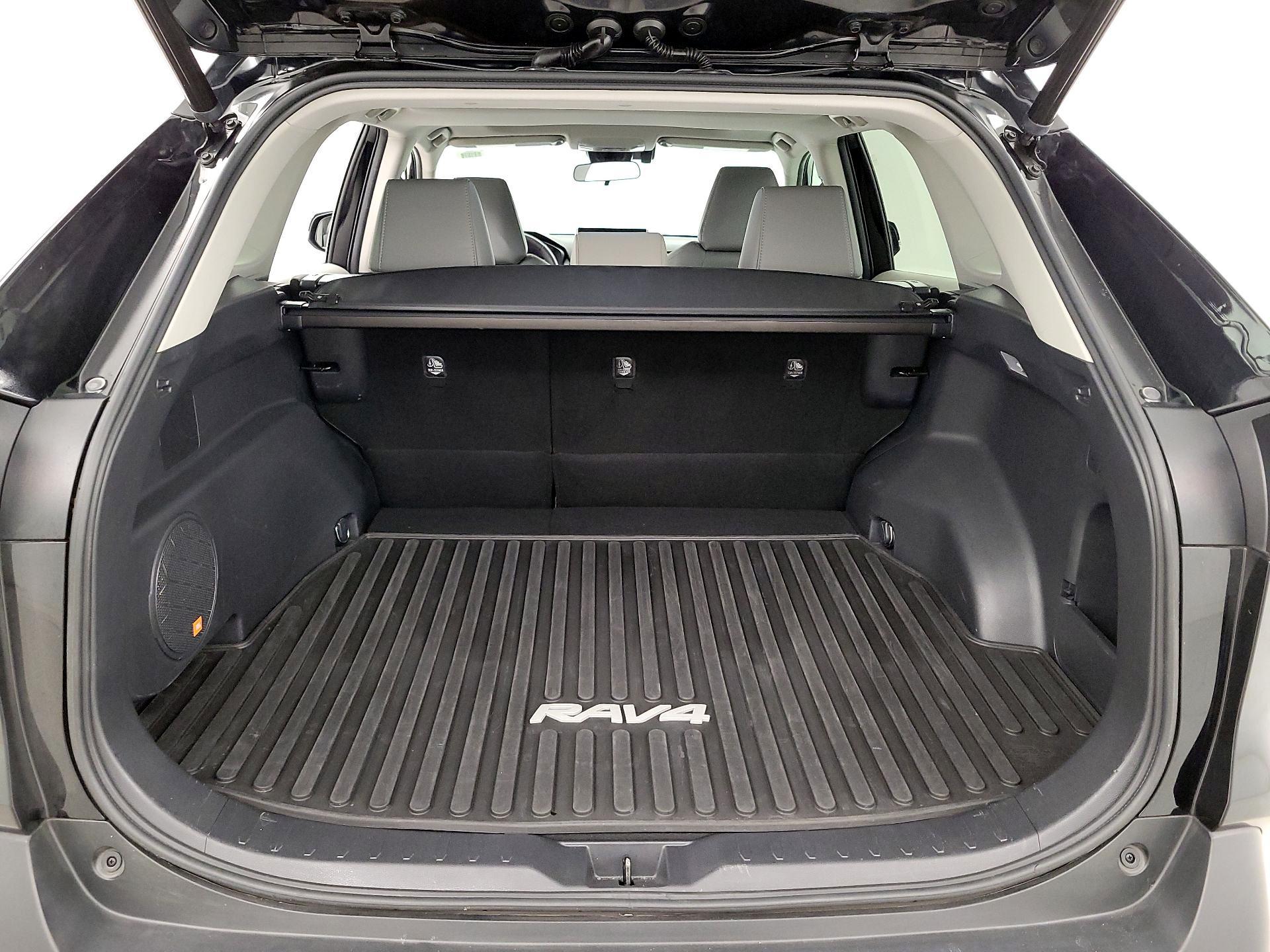 Thumbnail: 2021 Toyota RAV4 - 20
