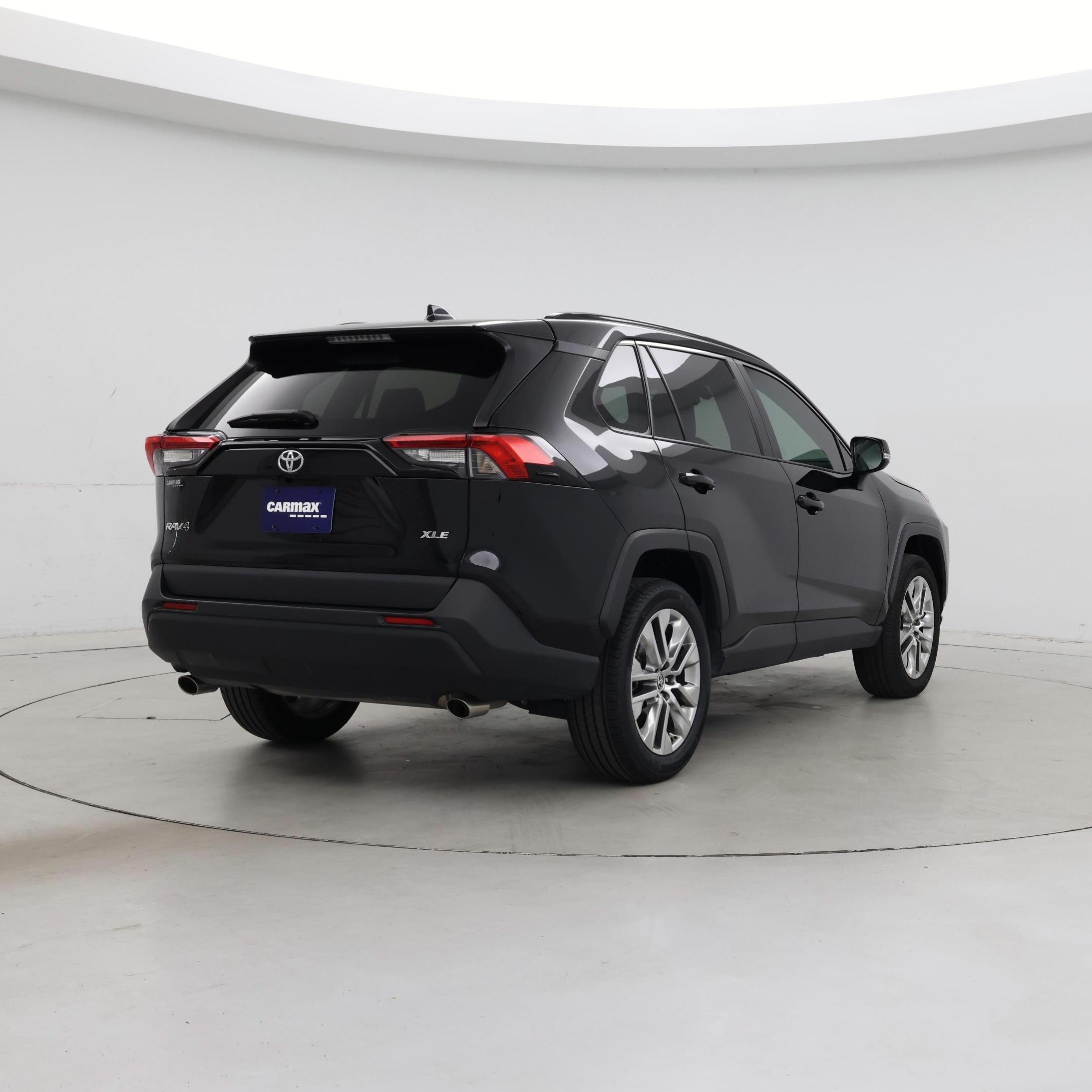 Thumbnail: 2021 Toyota RAV4 - 8