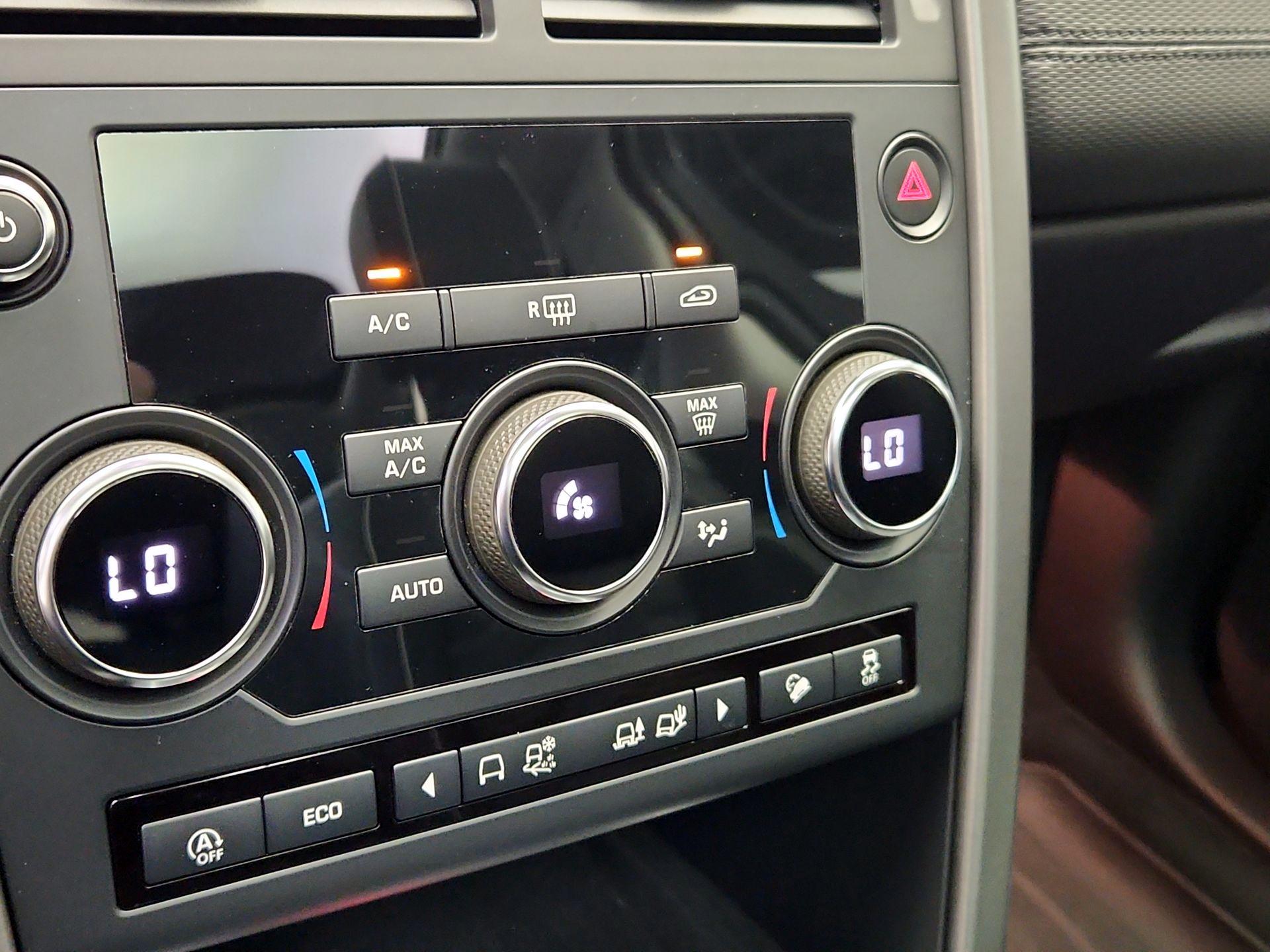 Thumbnail: 2018 Land Rover Discovery Sport - 17