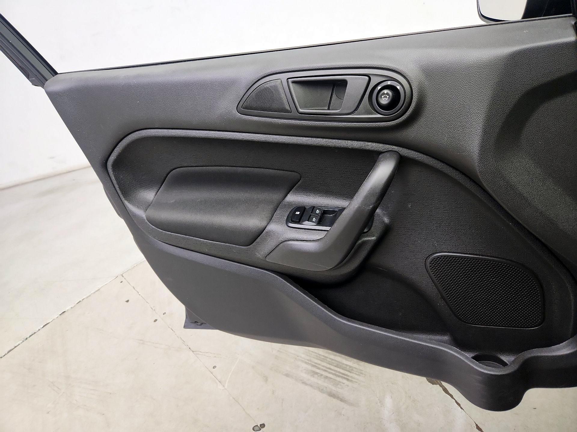 Thumbnail: 2018 Ford Fiesta - 12