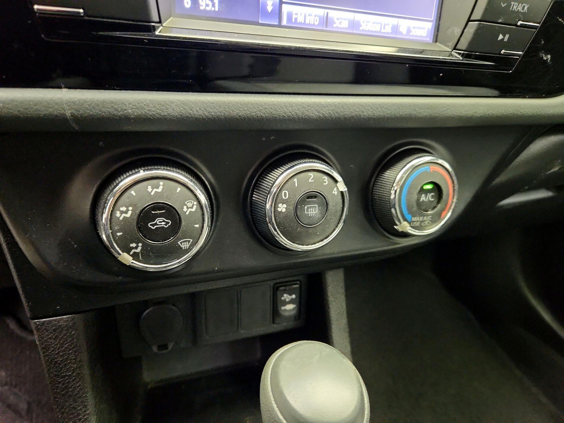Thumbnail: 2016 Toyota Corolla - 15