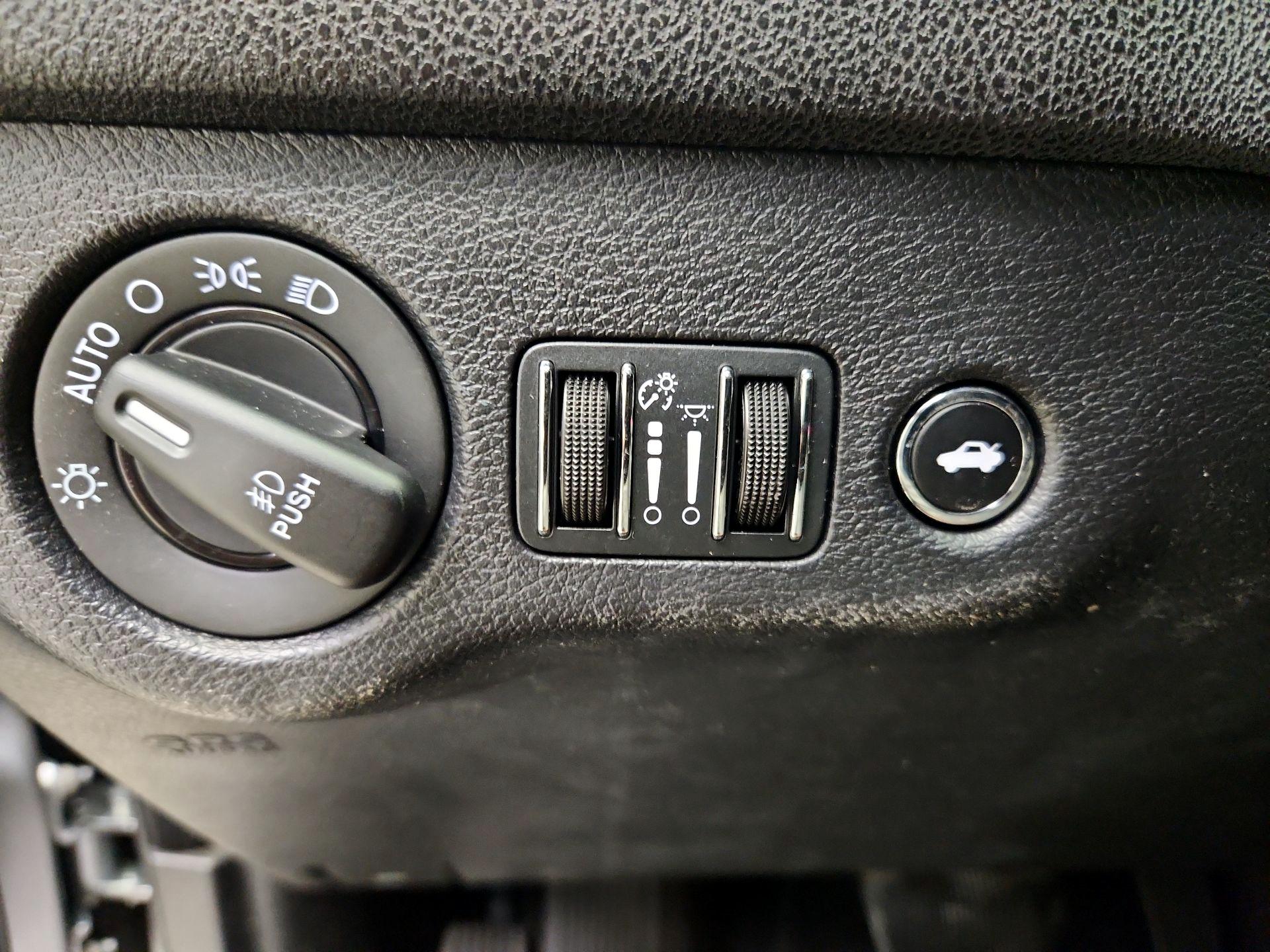 Thumbnail: 2015 Dodge Charger - 13