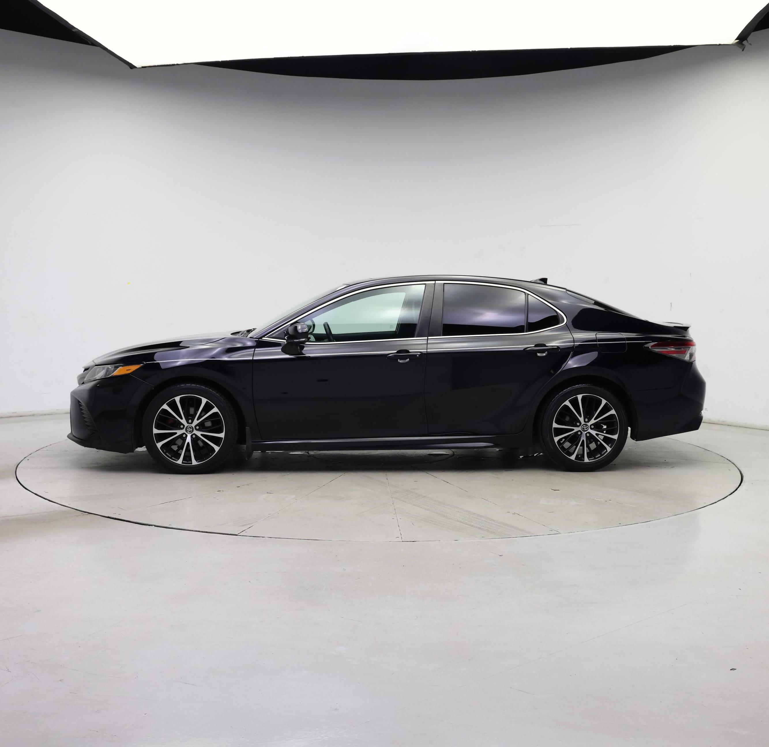 Thumbnail: 2018 Toyota Camry - 3