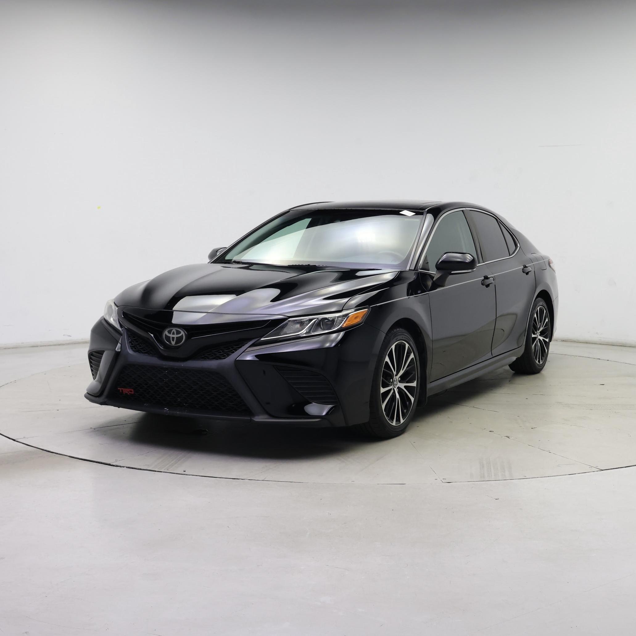 Thumbnail: 2018 Toyota Camry - 4