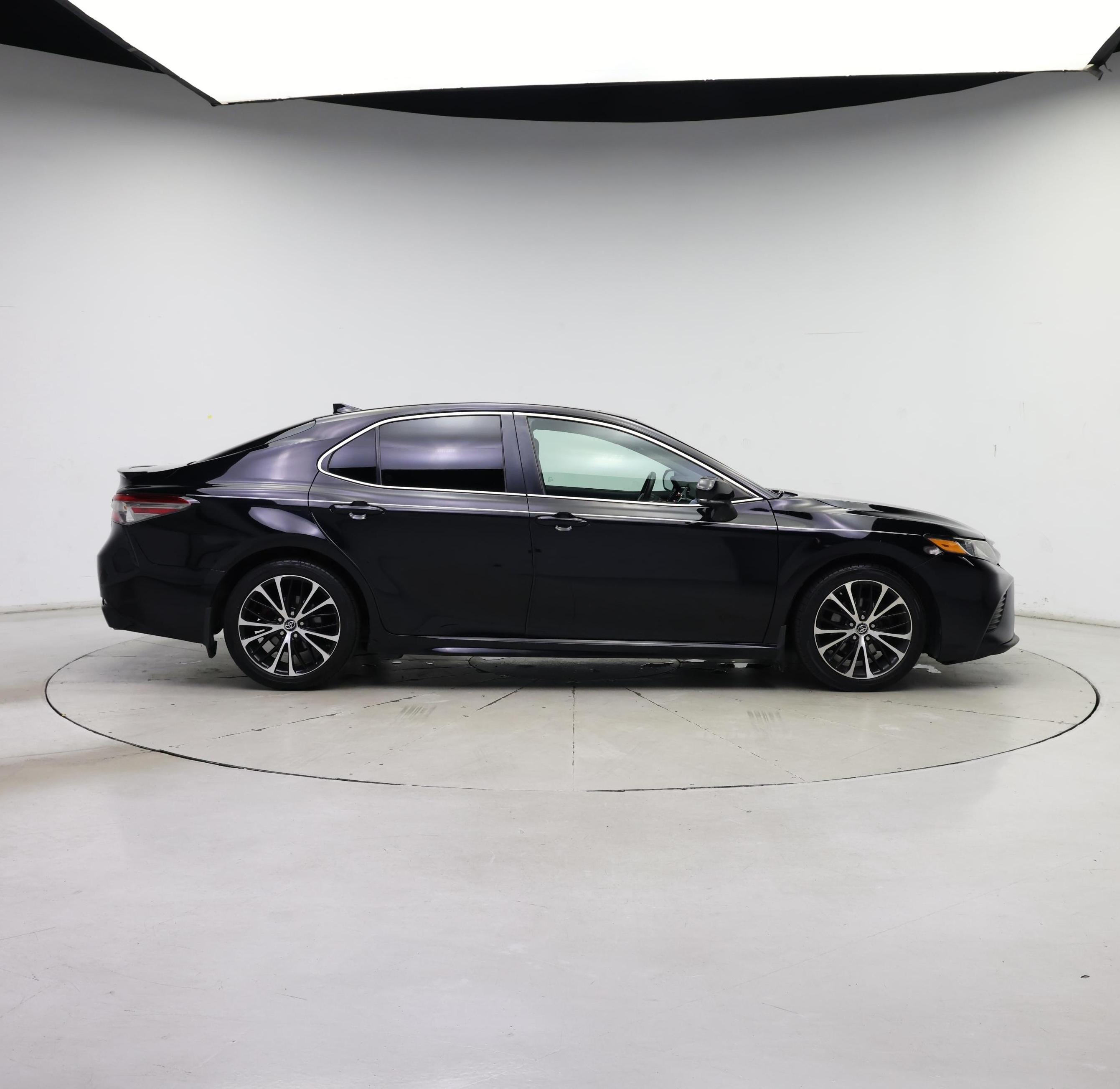 Thumbnail: 2018 Toyota Camry - 7