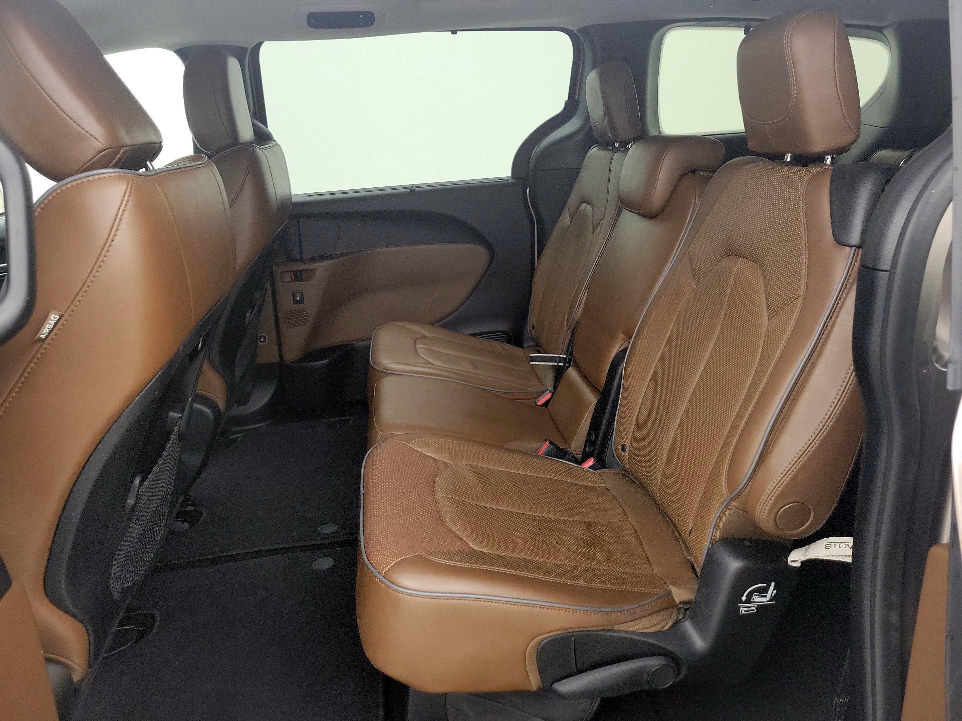 Thumbnail: 2018 Chrysler Pacifica - 20