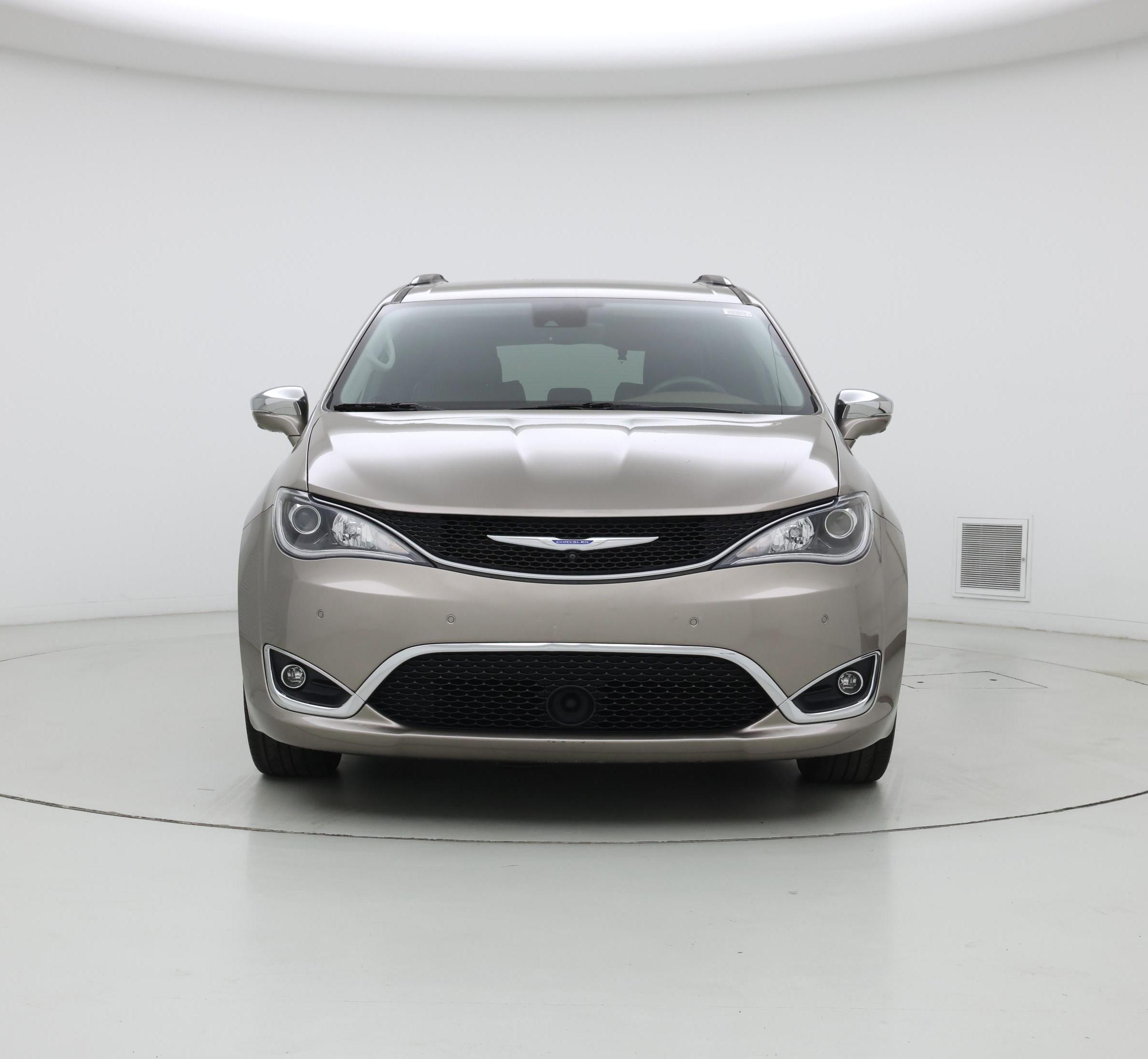 Thumbnail: 2018 Chrysler Pacifica - 5