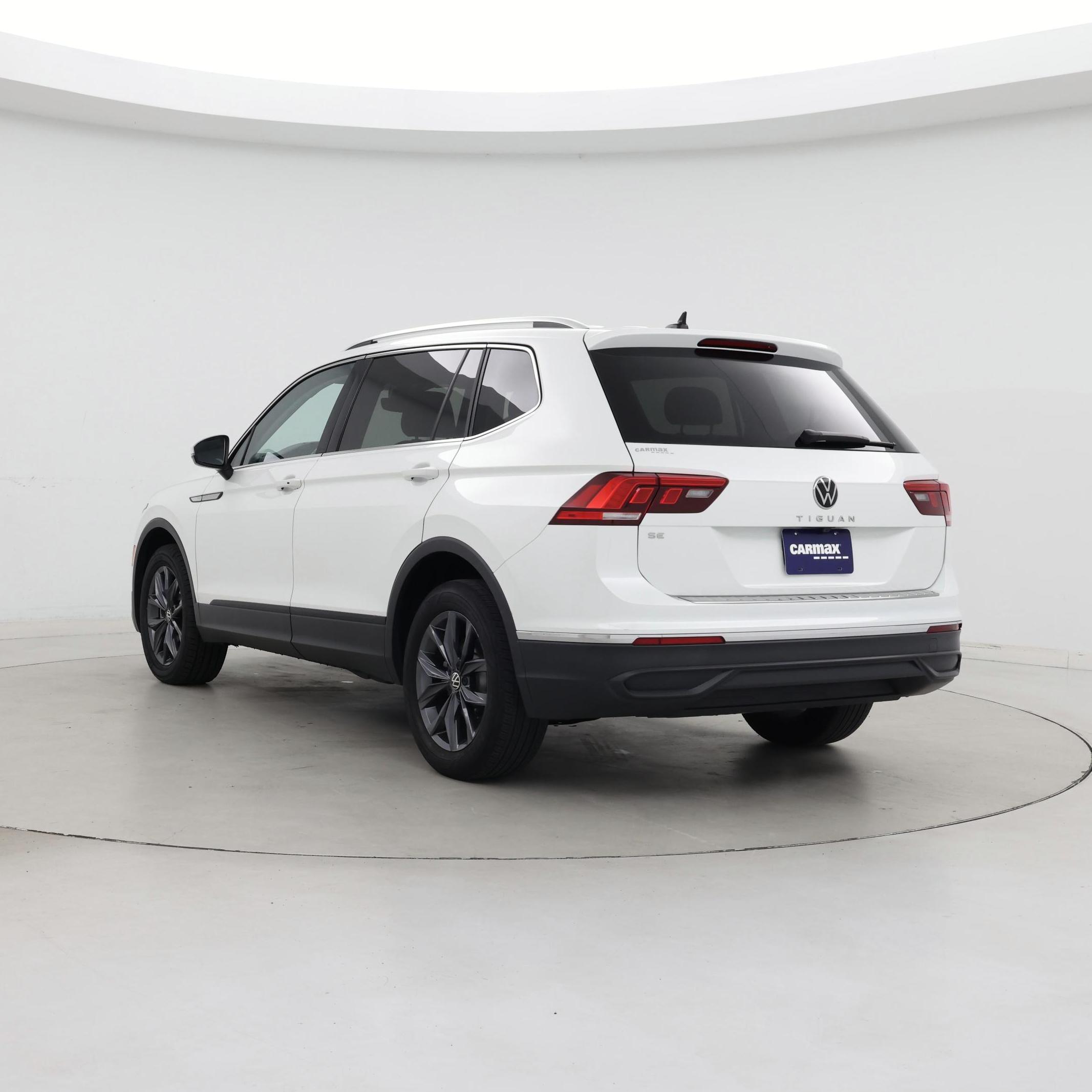 Thumbnail: 2023 Volkswagen Tiguan - 2