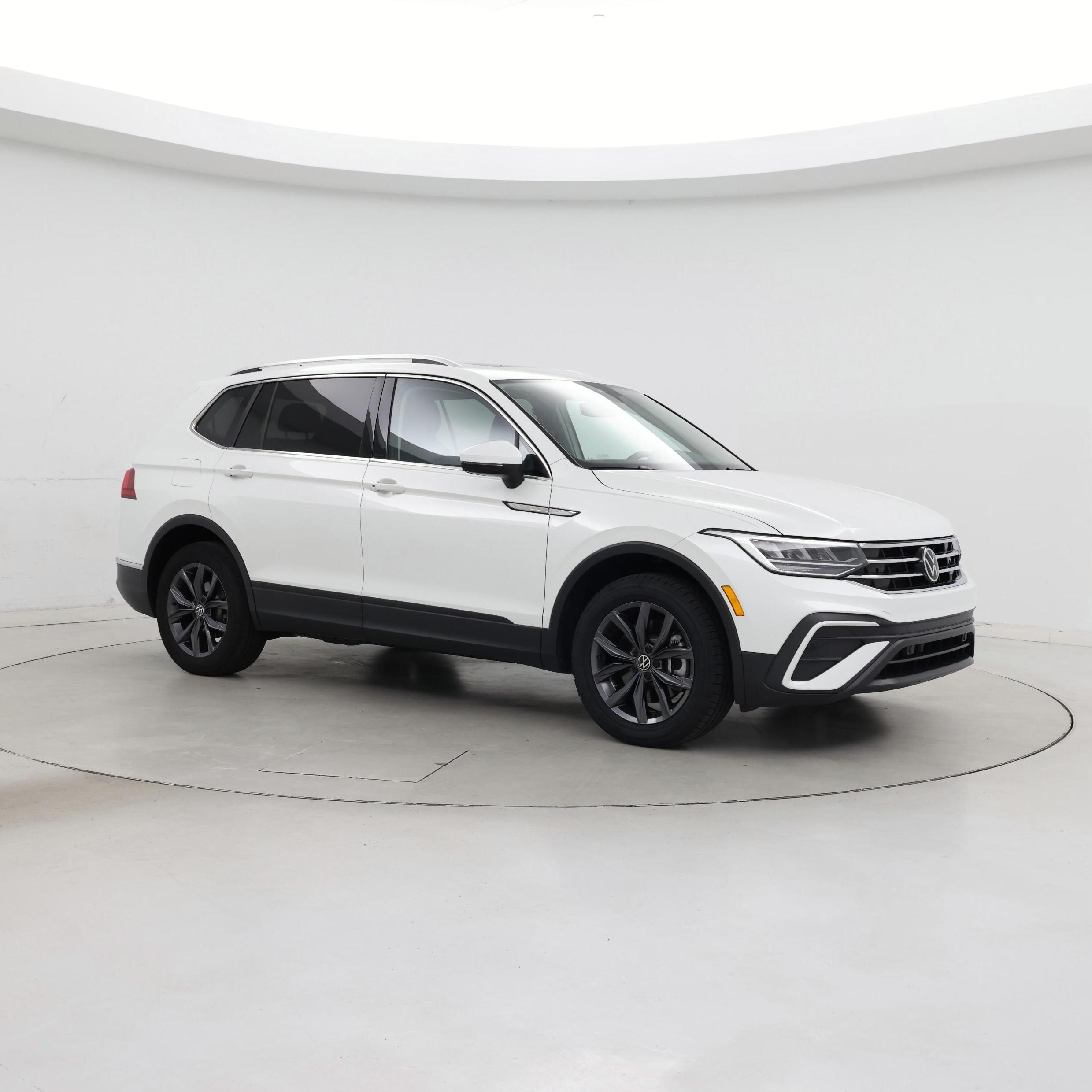 Thumbnail: 2023 Volkswagen Tiguan - 7
