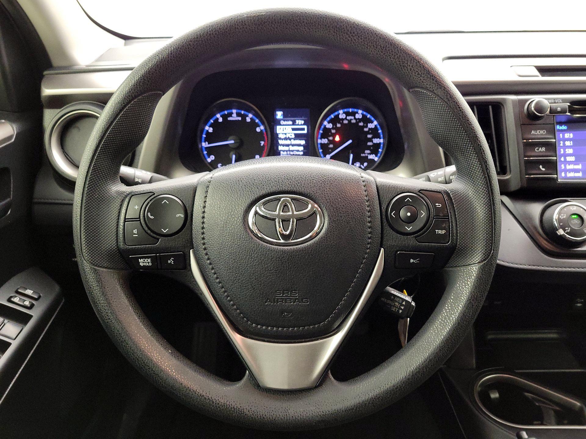 Thumbnail: 2018 Toyota RAV4 - 10