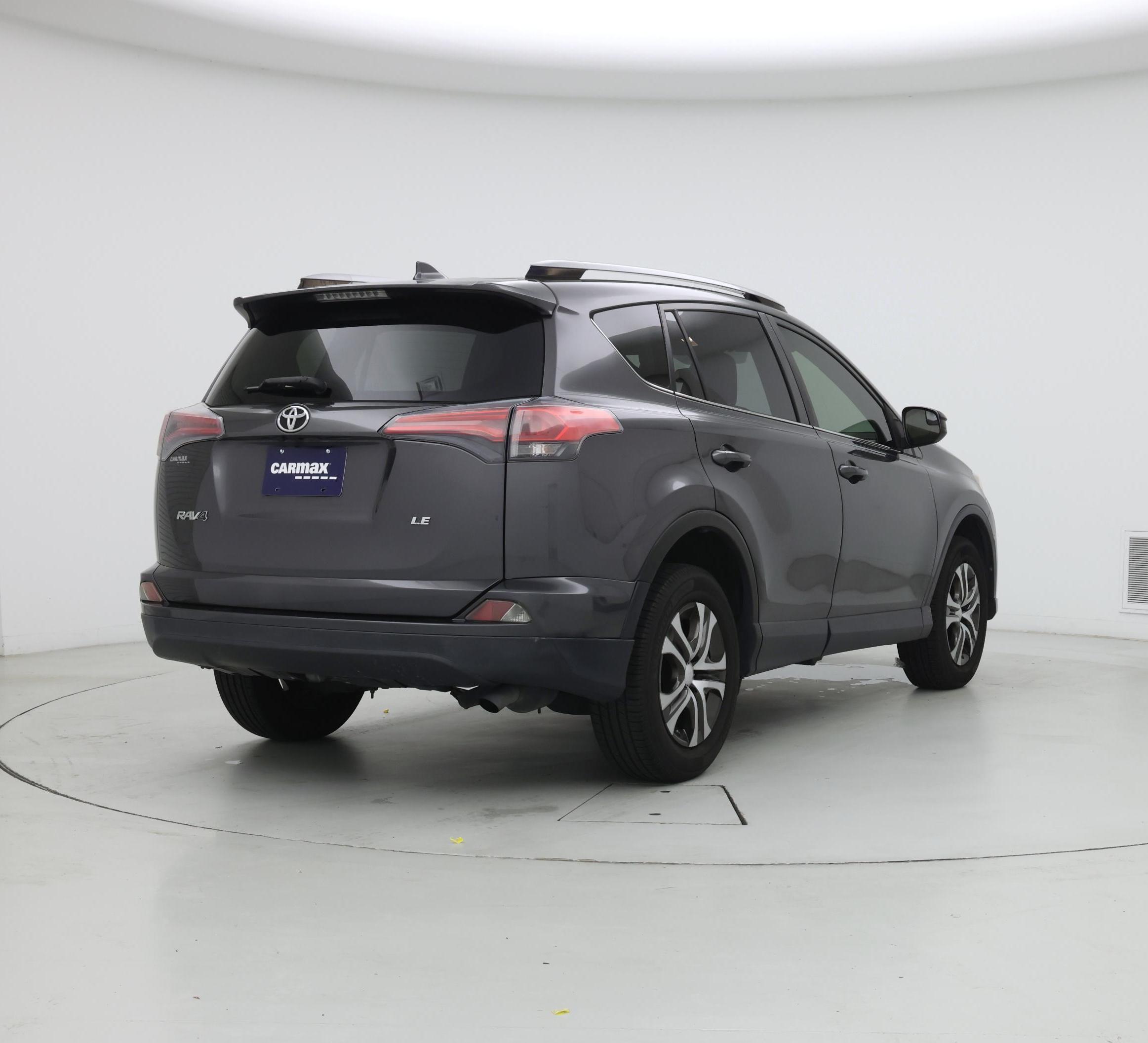 Thumbnail: 2018 Toyota RAV4 - 8