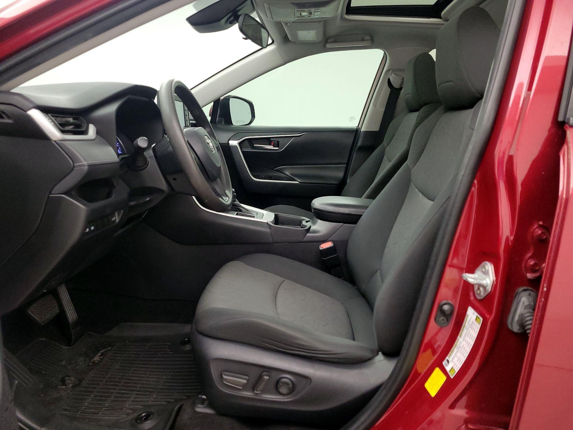 Thumbnail: 2021 Toyota RAV4 - 11