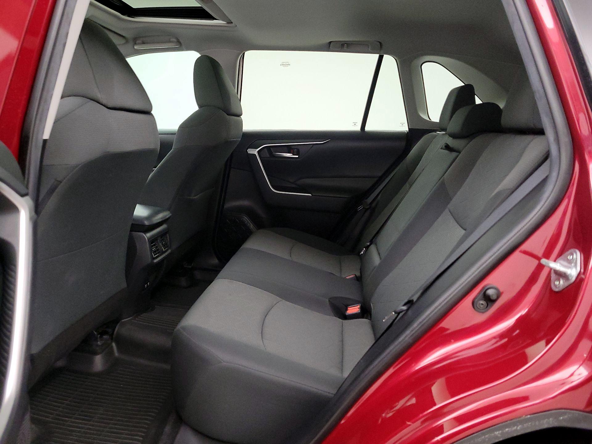 Thumbnail: 2021 Toyota RAV4 - 20