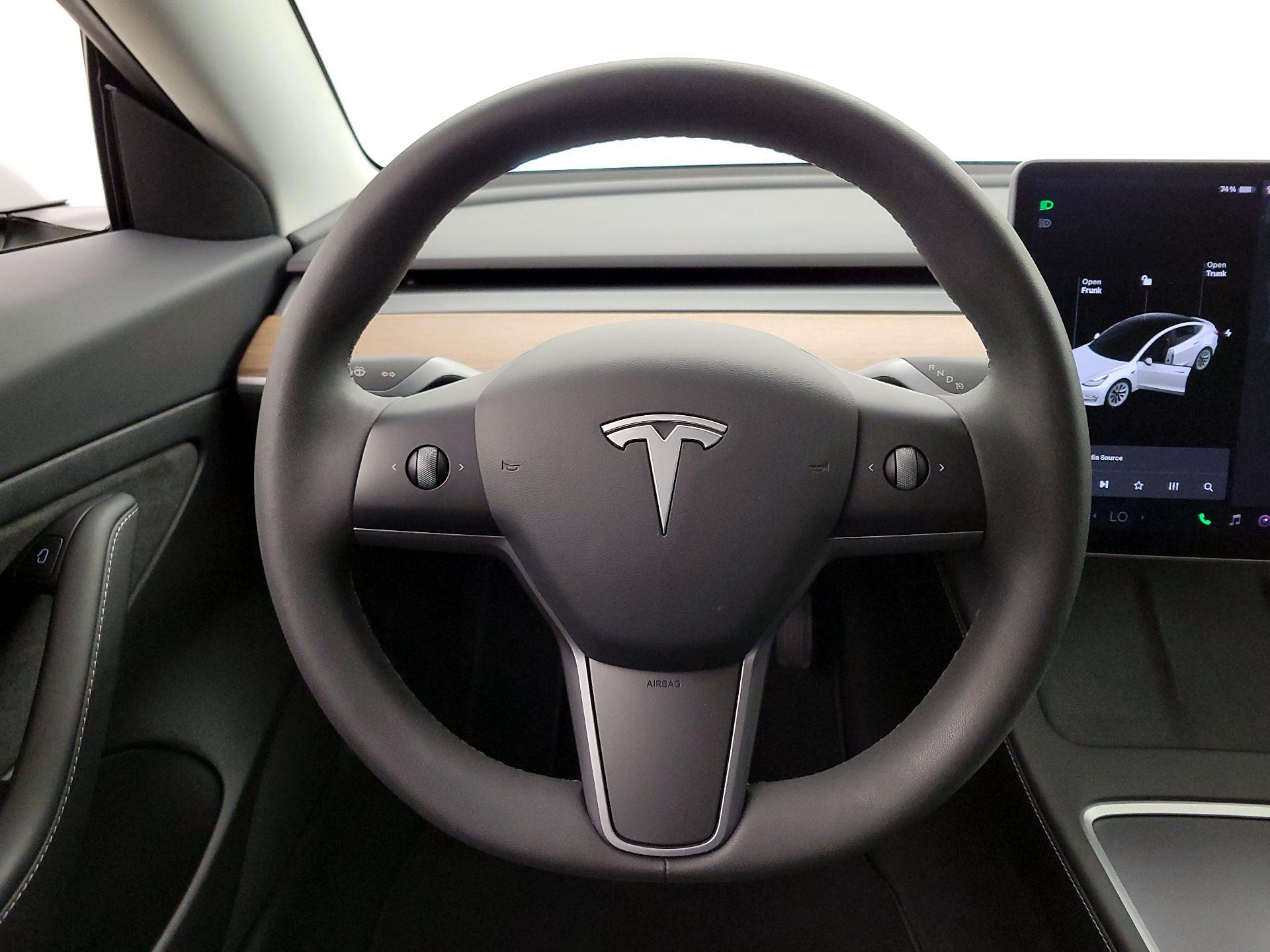 Thumbnail: 2021 Tesla Model 3 - 10