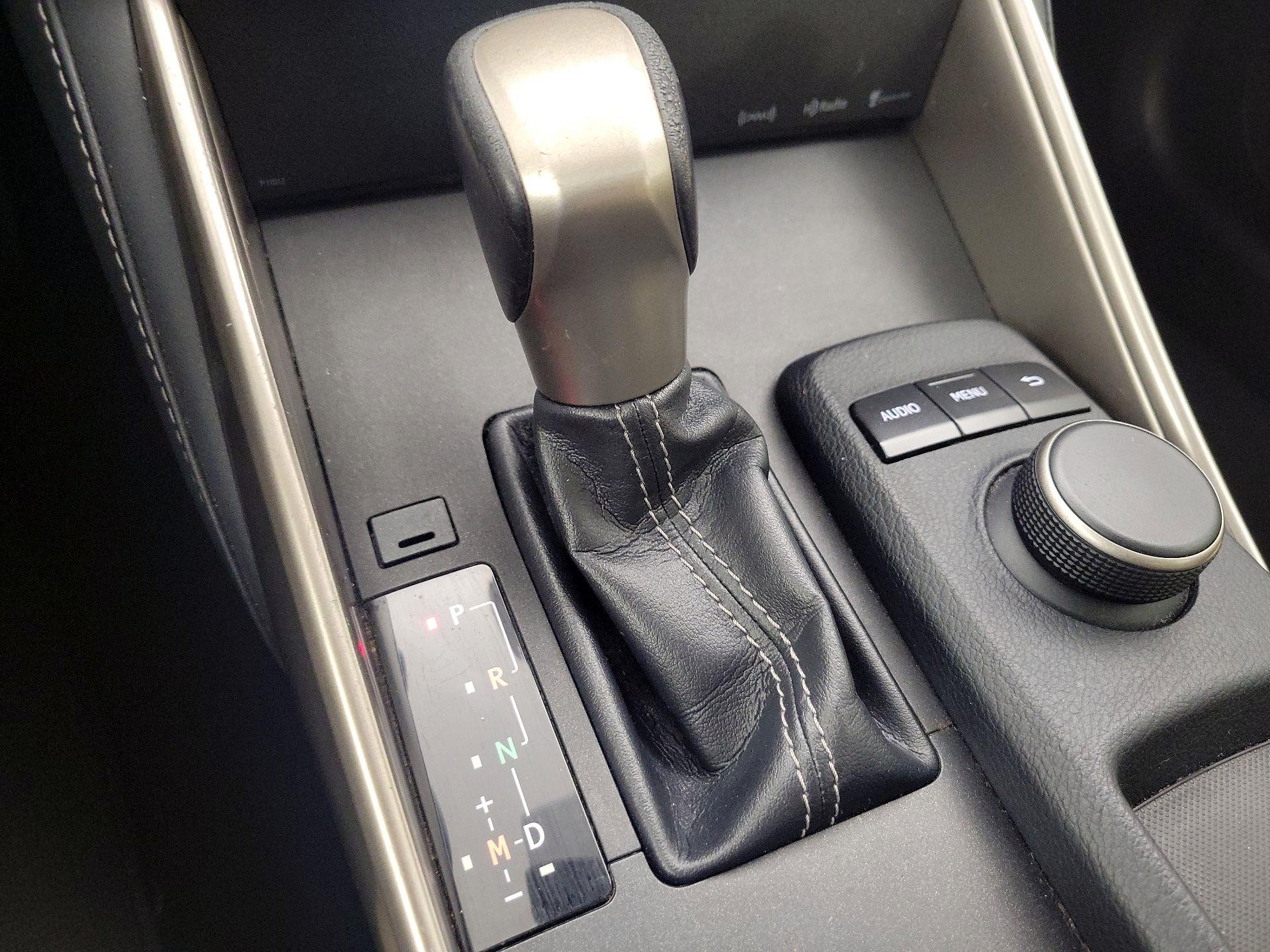Thumbnail: 2015 Lexus IS - 17