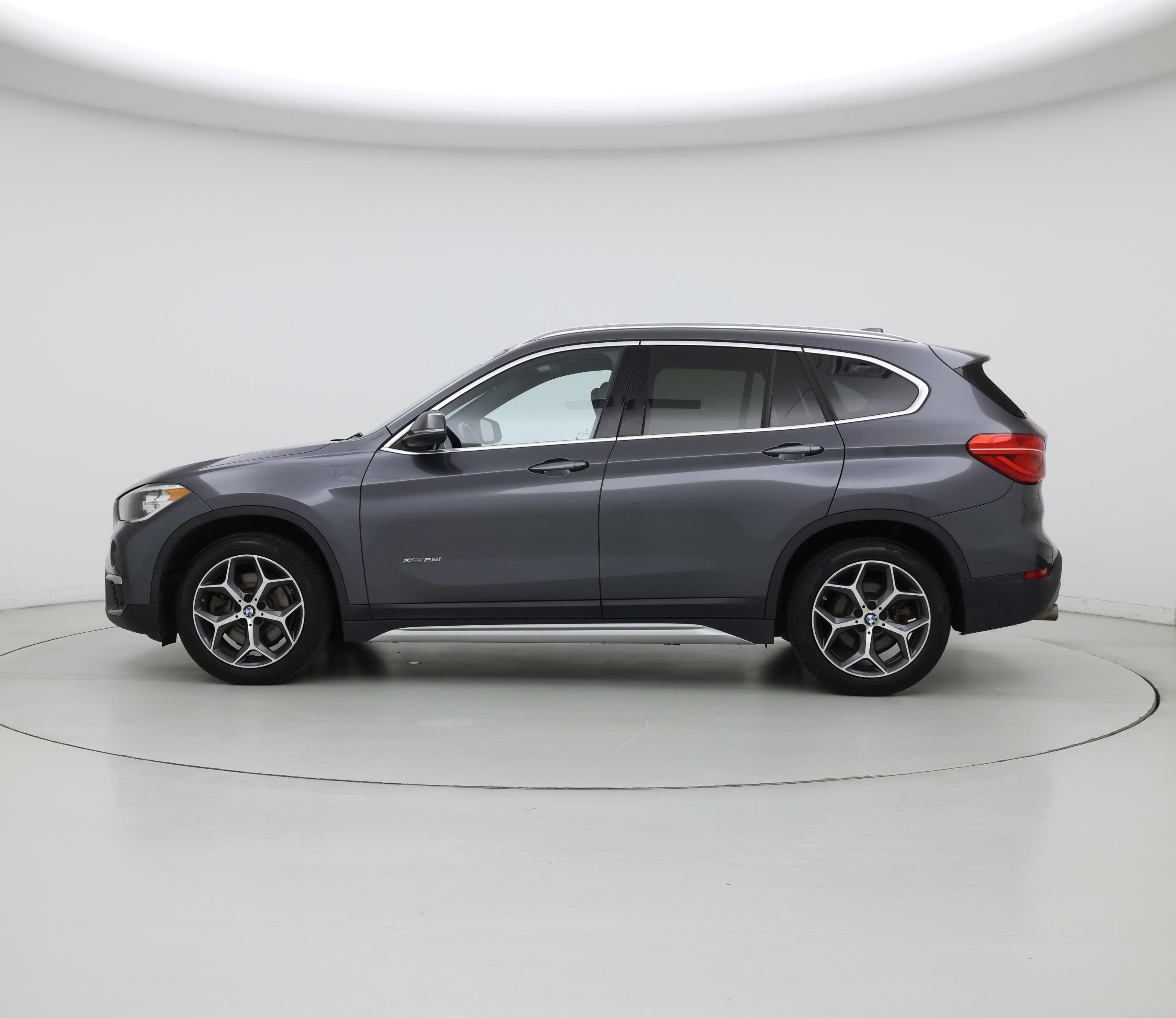 Thumbnail: 2018 BMW X1 - 3