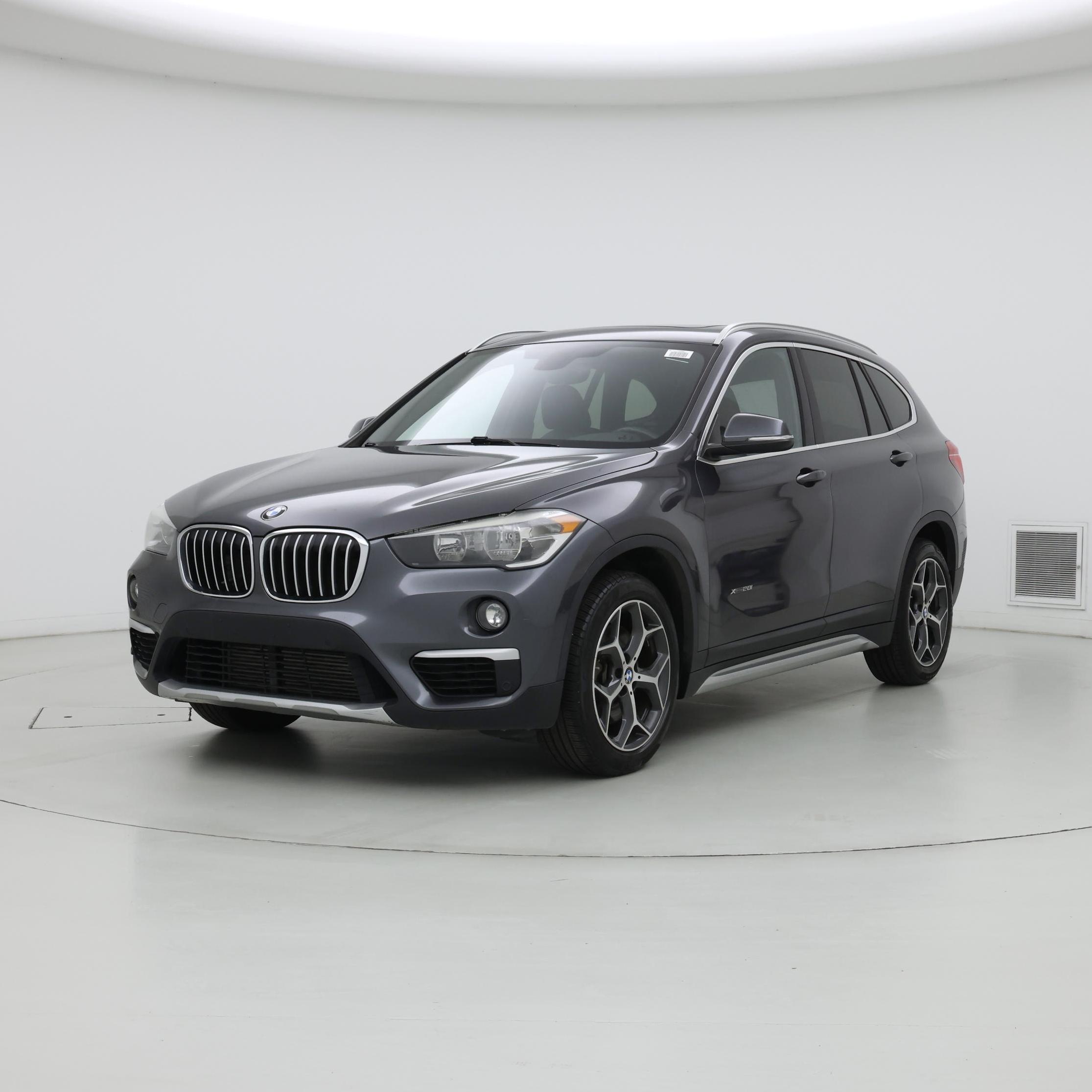Thumbnail: 2018 BMW X1 - 4