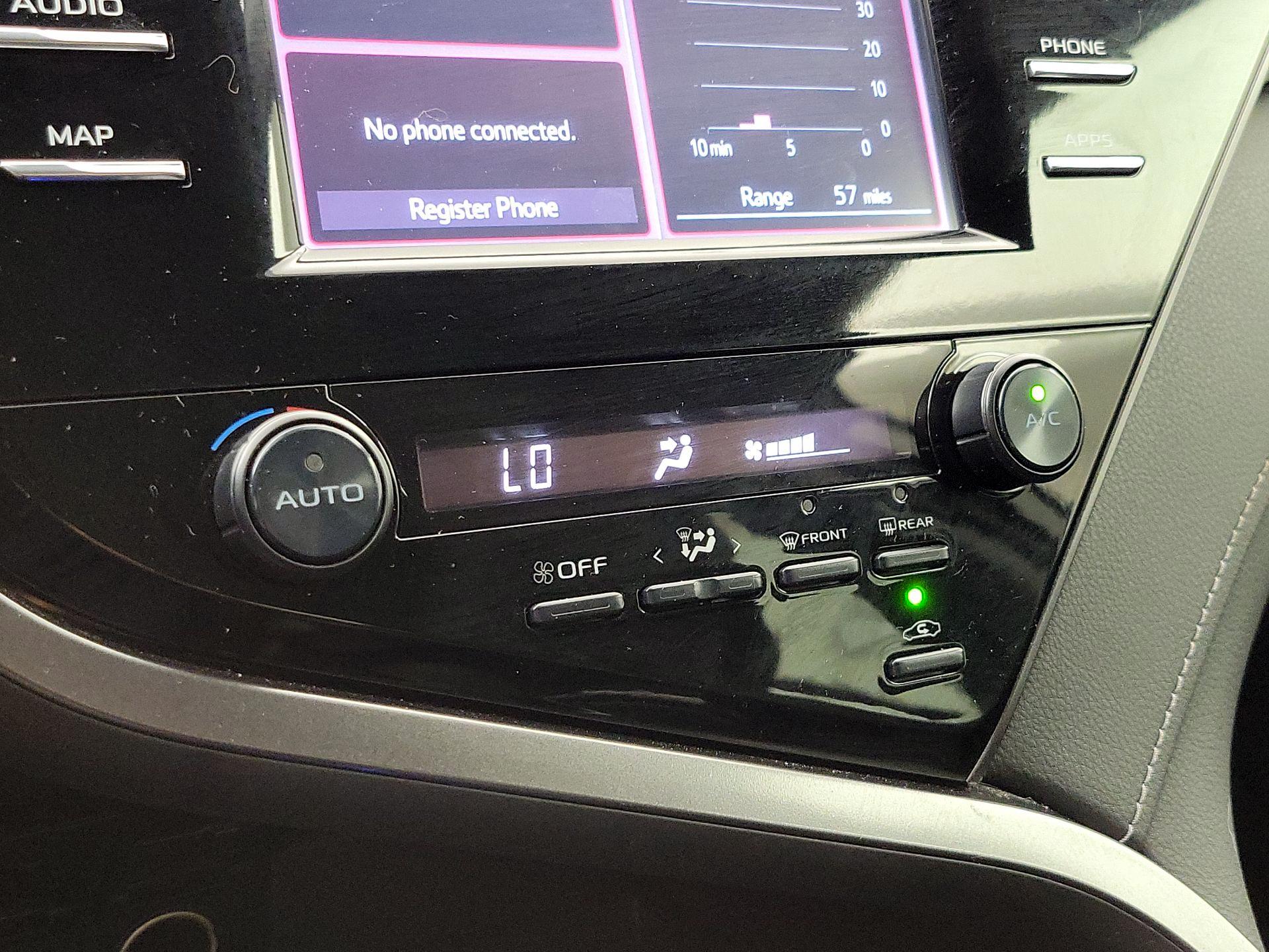 Thumbnail: 2019 Toyota Camry - 16