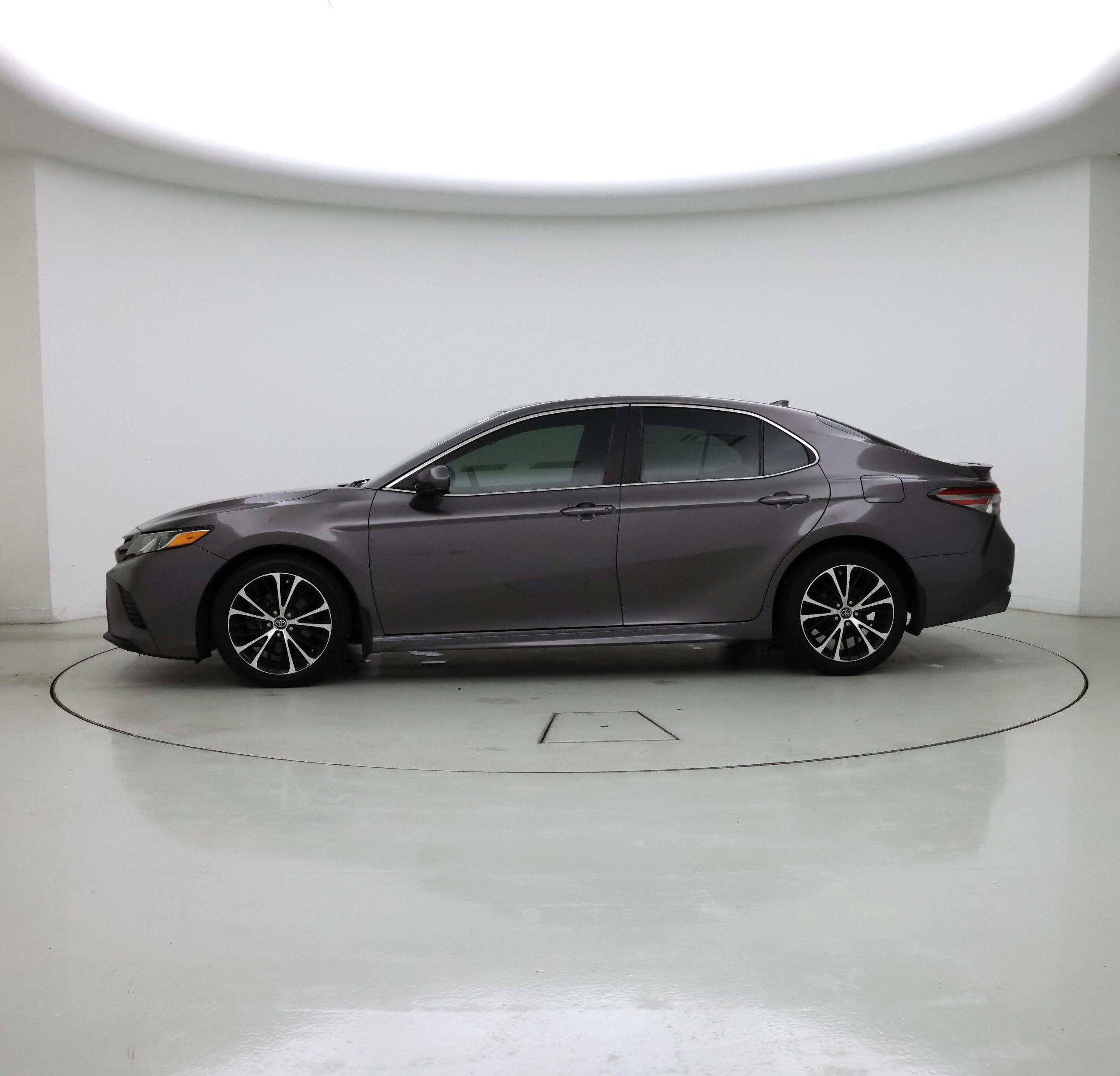 Thumbnail: 2019 Toyota Camry - 3