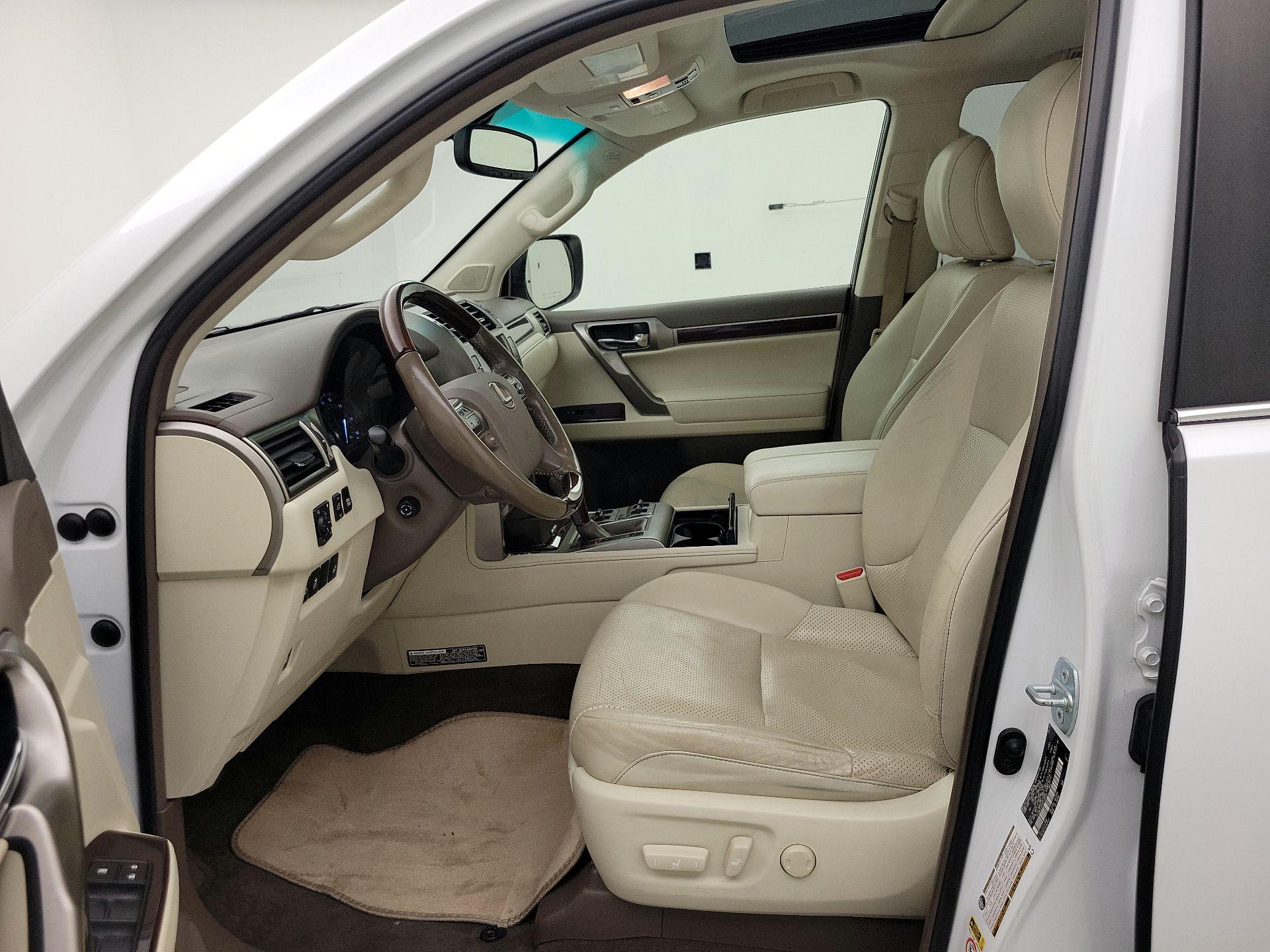 Thumbnail: 2016 Lexus GX - 11
