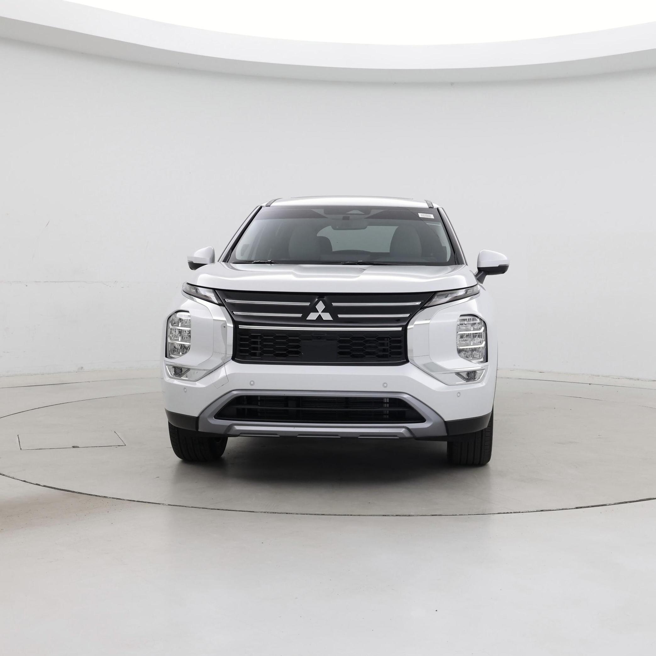Thumbnail: 2025 Mitsubishi Outlander - 5