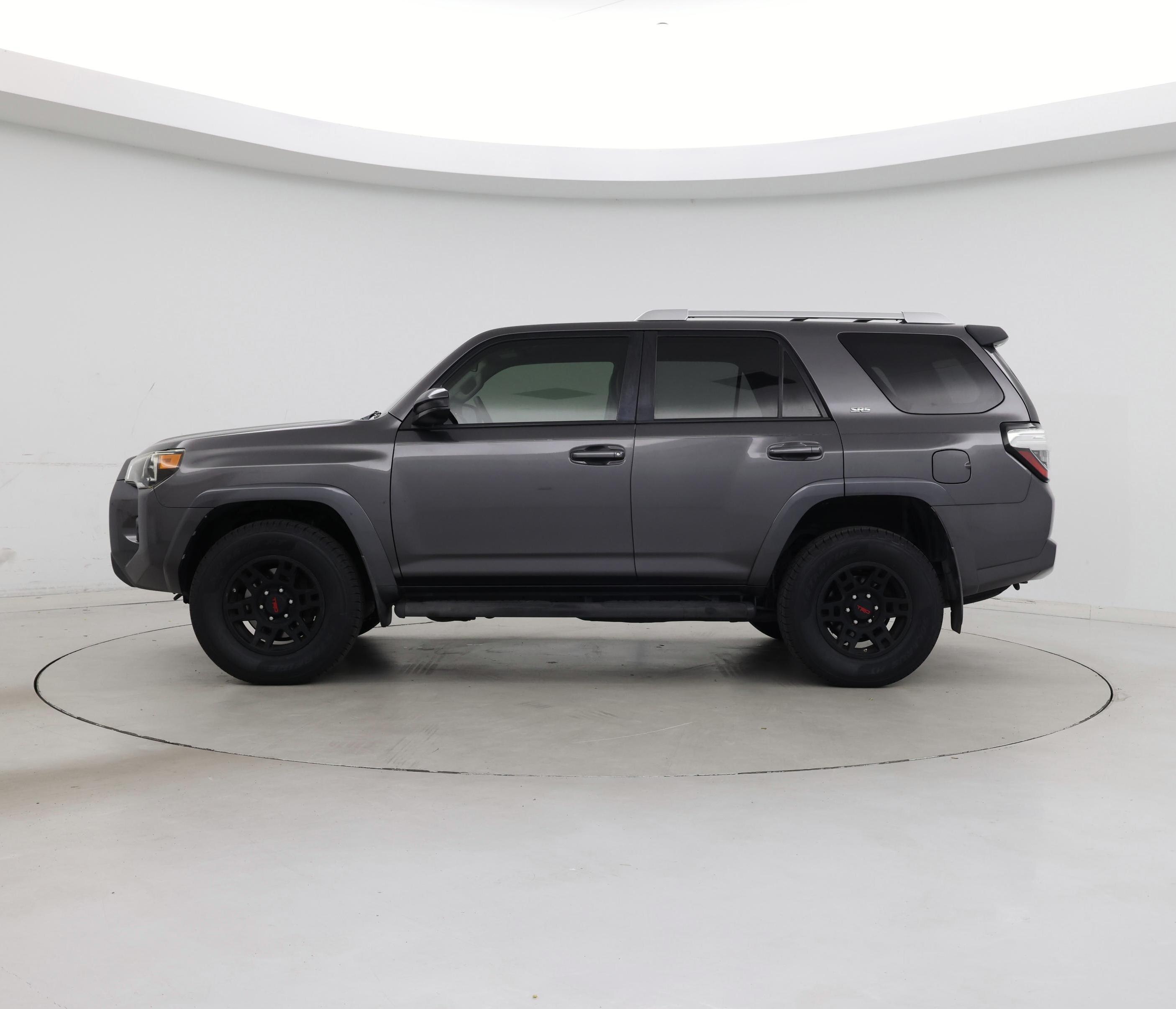 Thumbnail: 2018 Toyota 4Runner - 3
