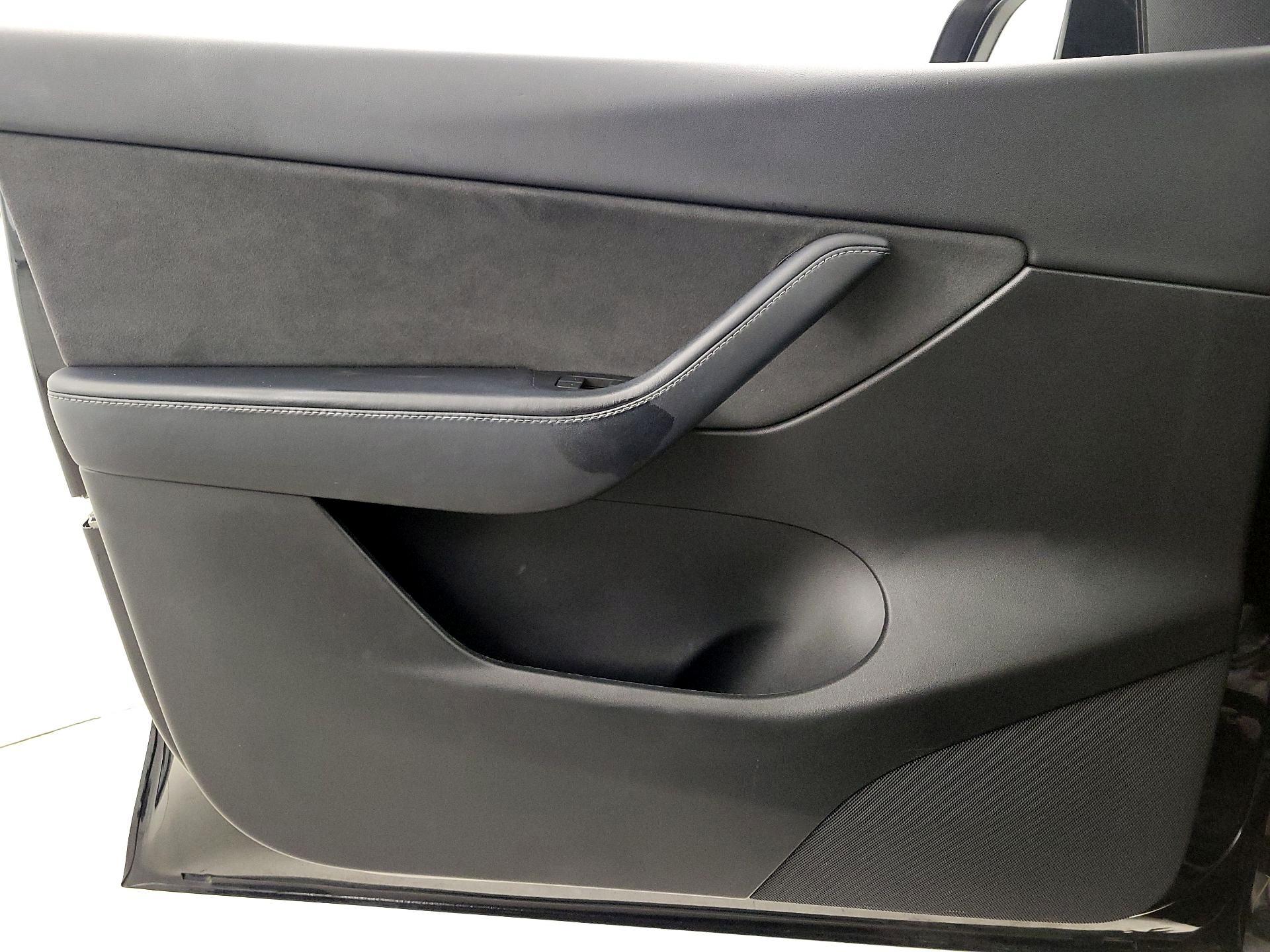 Thumbnail: 2022 Tesla Model Y - 12