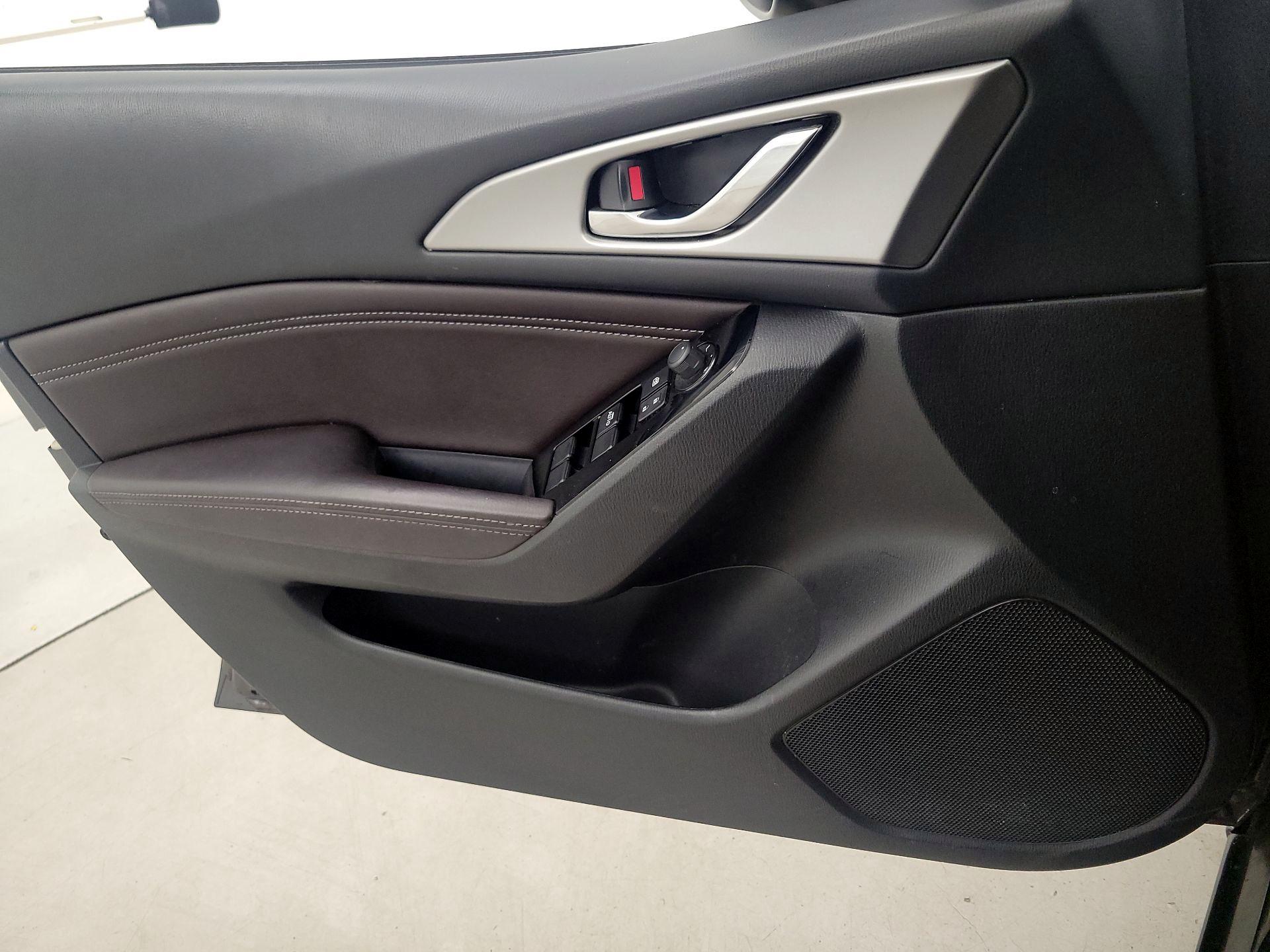 Thumbnail: 2018 Mazda Mazda3 - 12