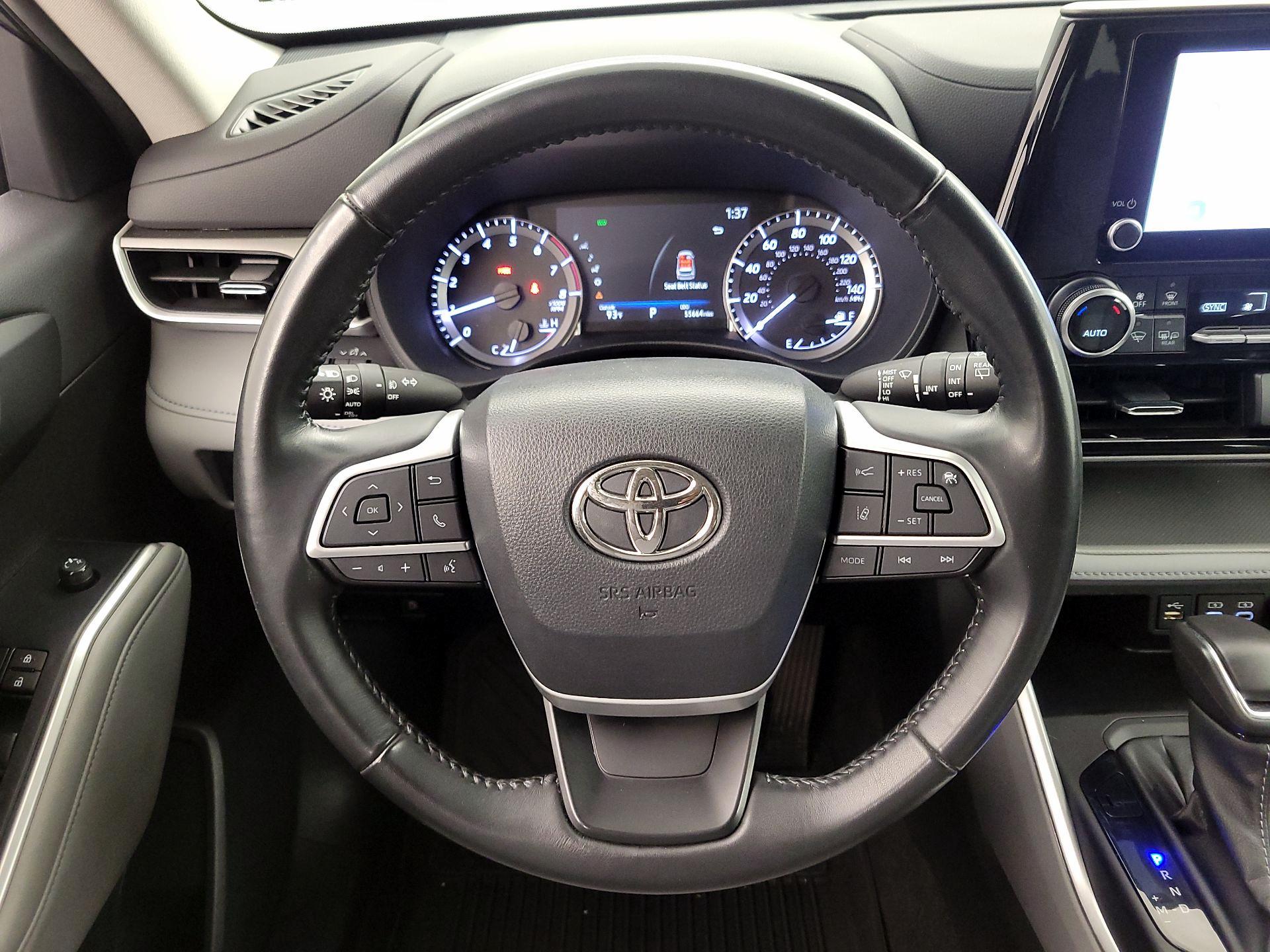 Thumbnail: 2023 Toyota Highlander - 10